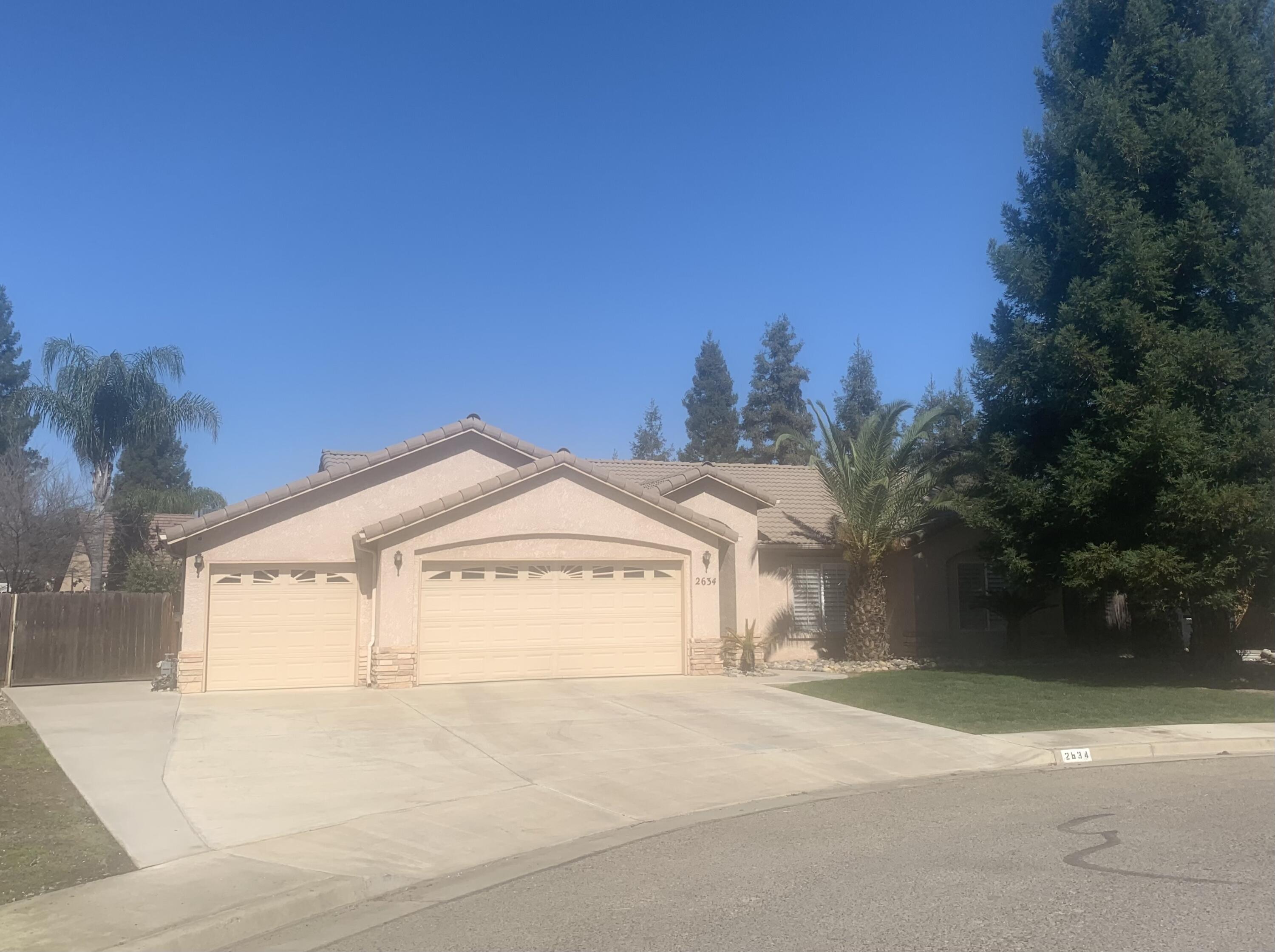 2634 W Modoc Ct, Visalia, CA 93291