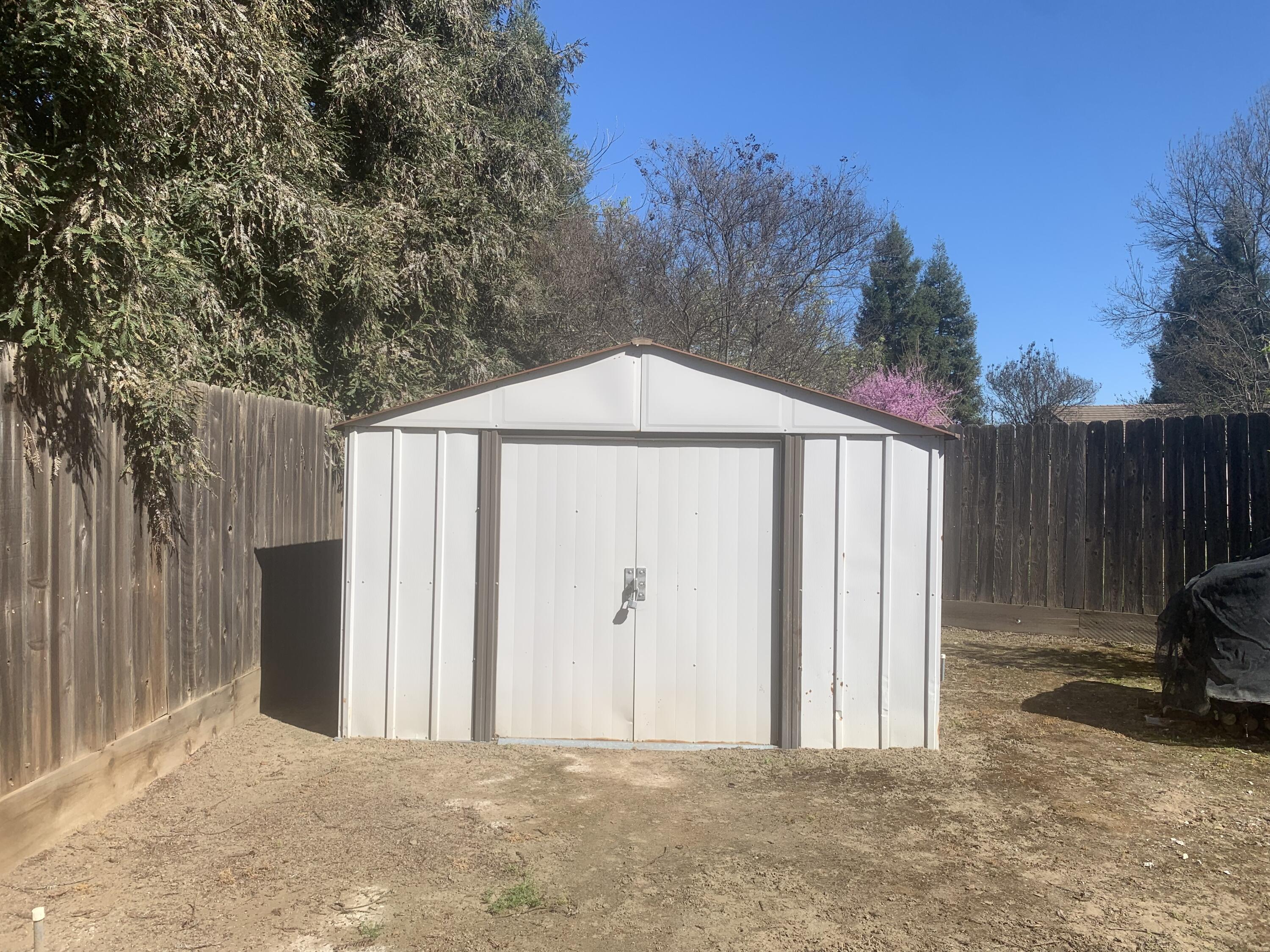 2634 W Modoc Ct, Visalia, CA 93291