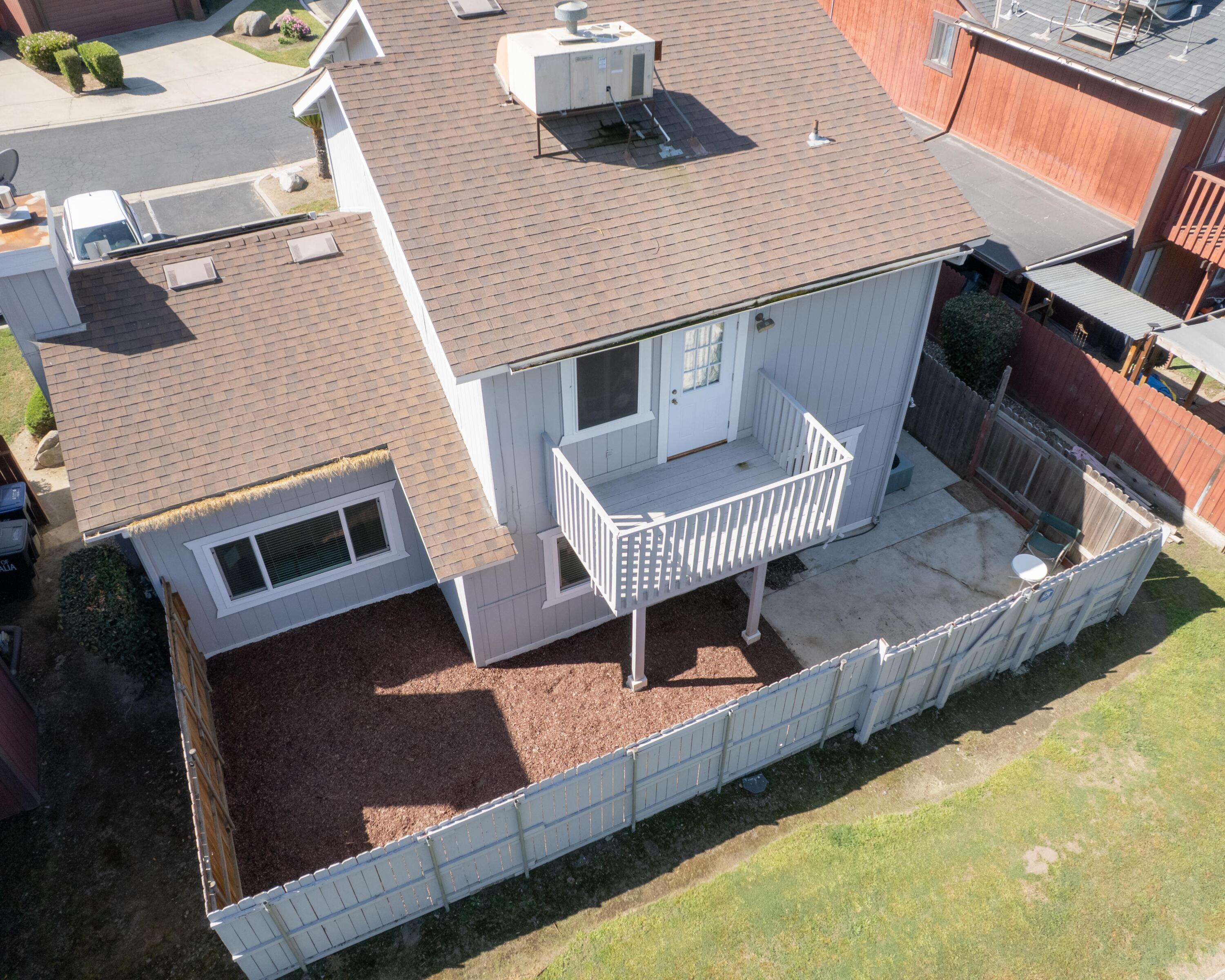 1034 E Oakridge Ave, Visalia, CA 93292