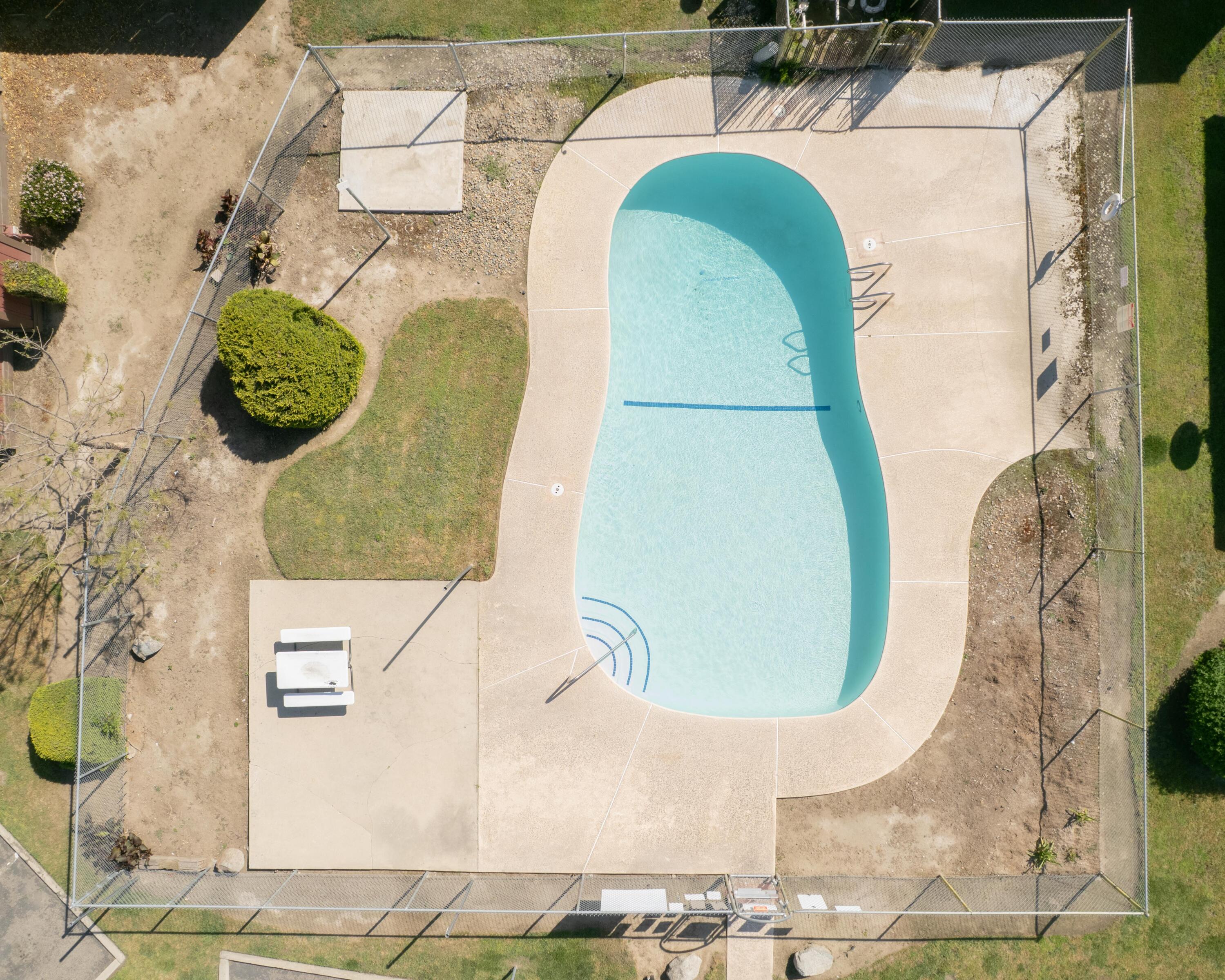 1034 E Oakridge Ave, Visalia, CA 93292