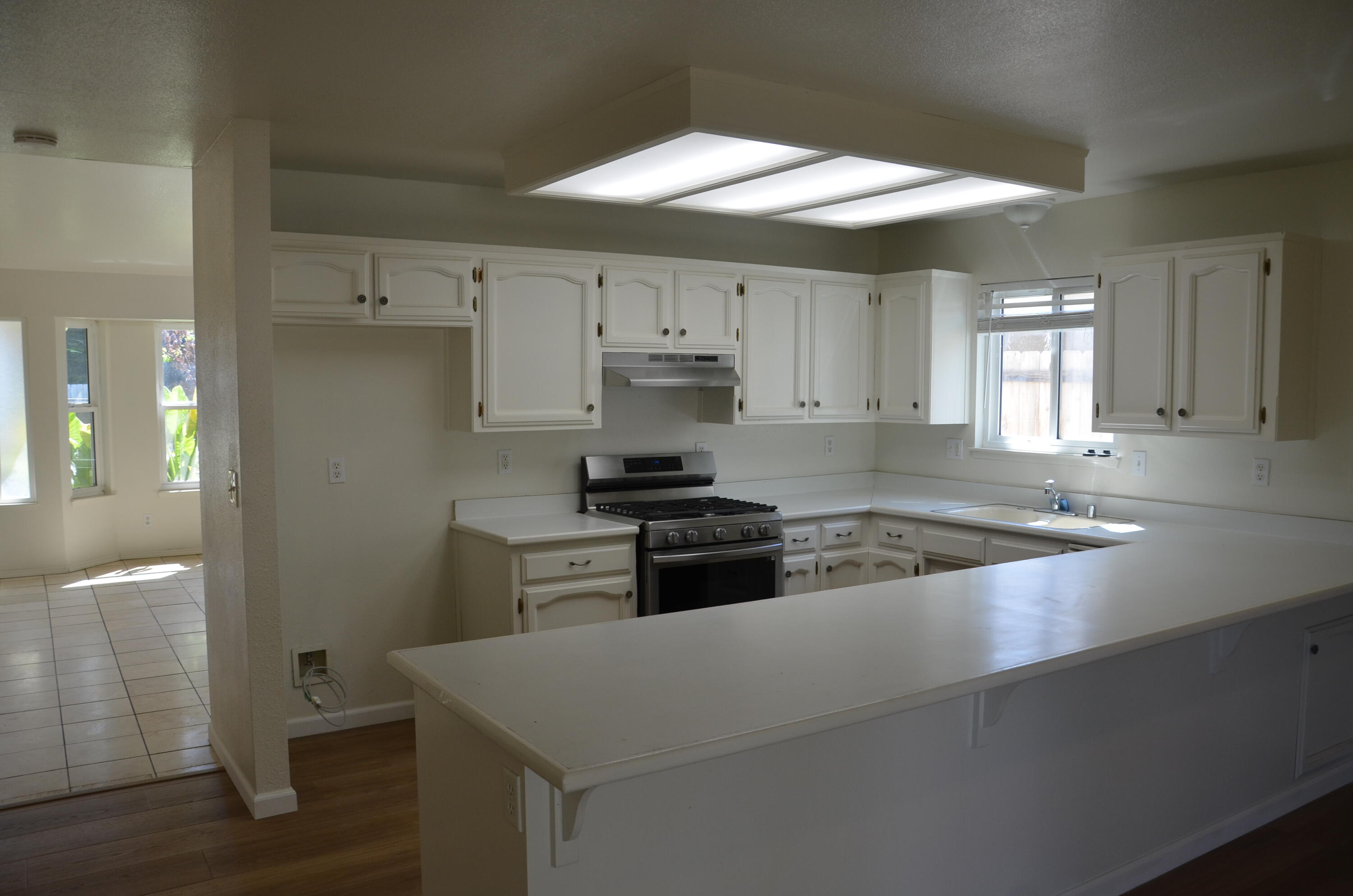 634 W Vassar Ave, Visalia, CA 93277