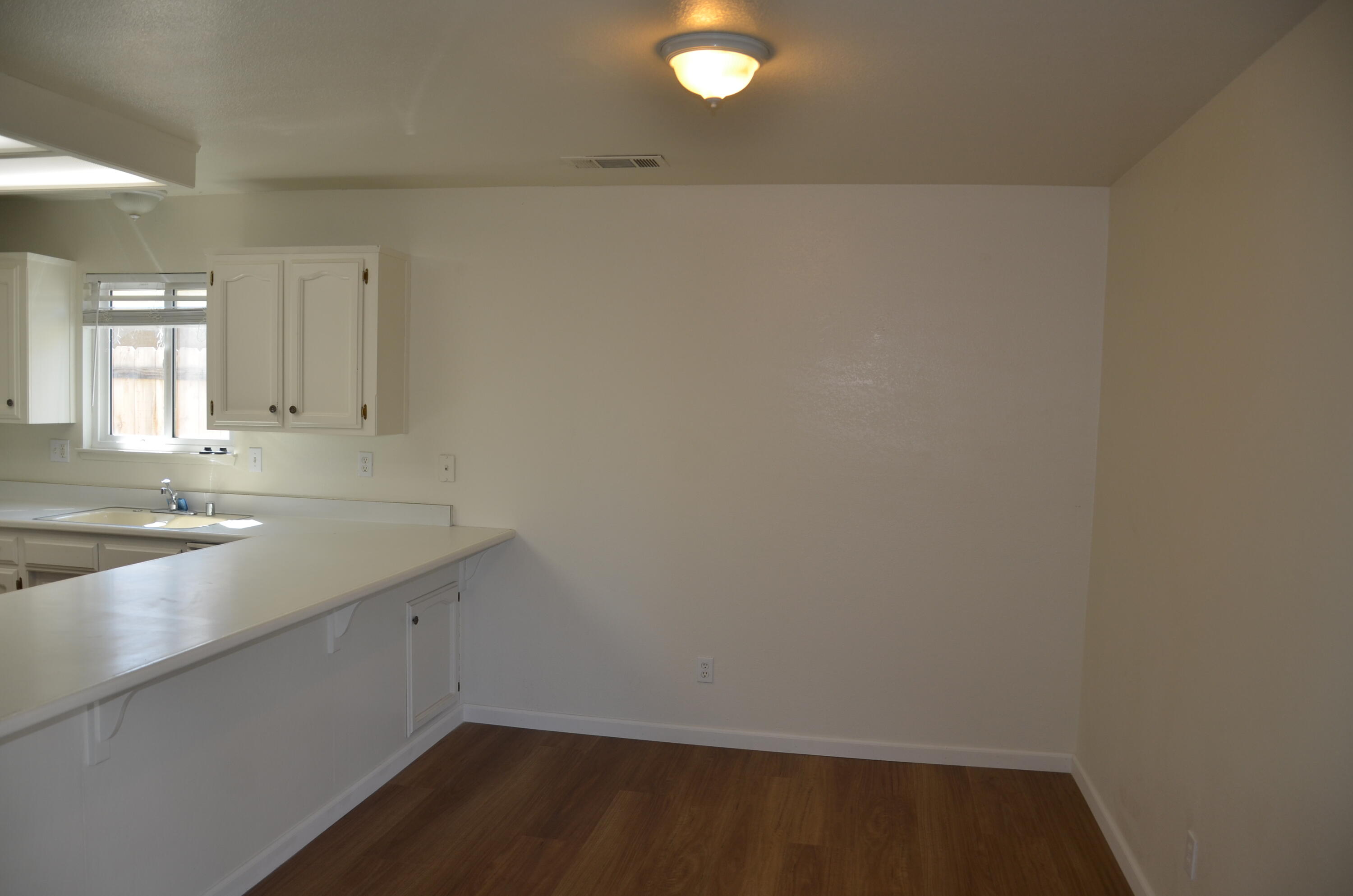 634 W Vassar Ave, Visalia, CA 93277