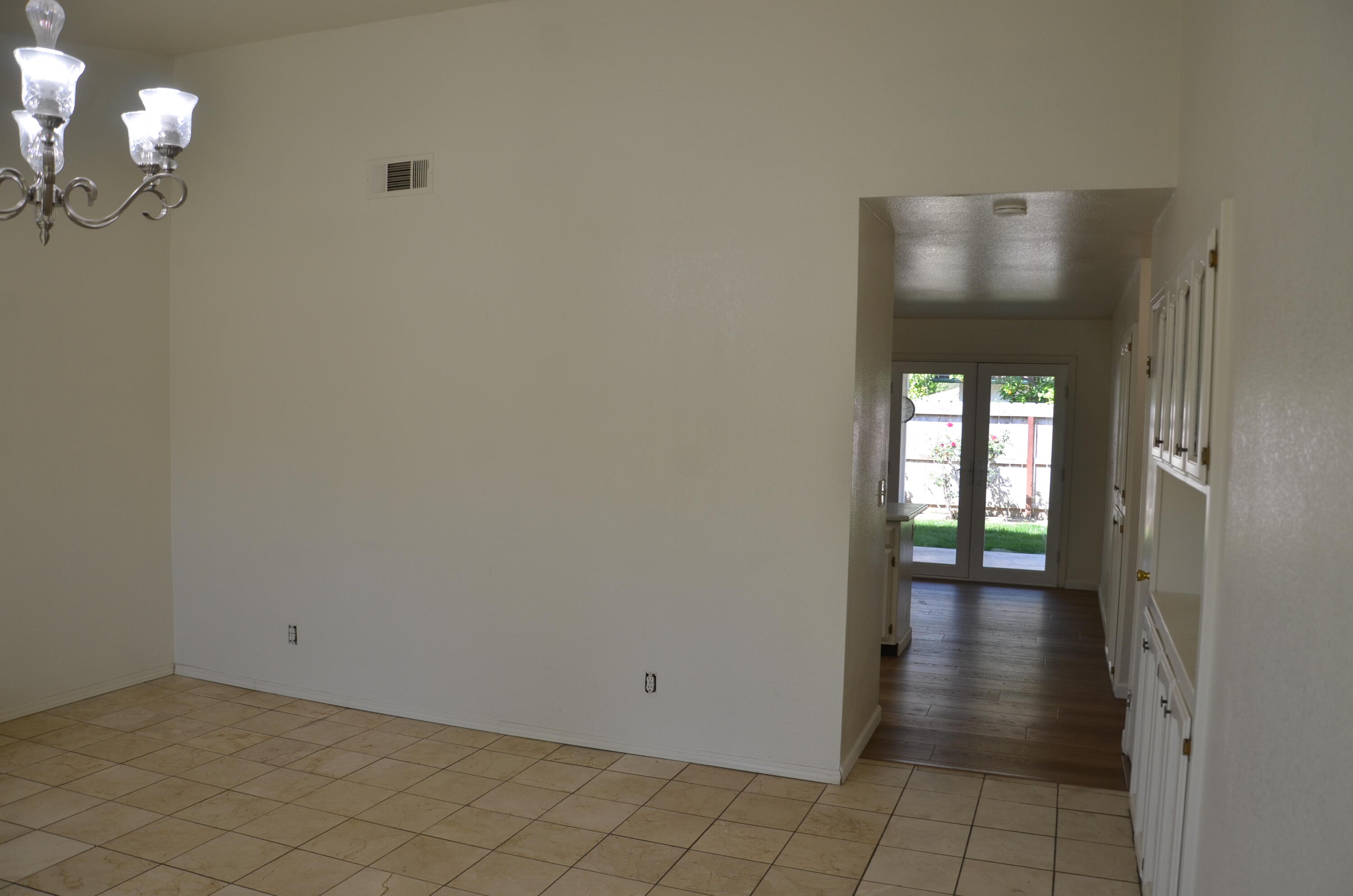 634 W Vassar Ave, Visalia, CA 93277