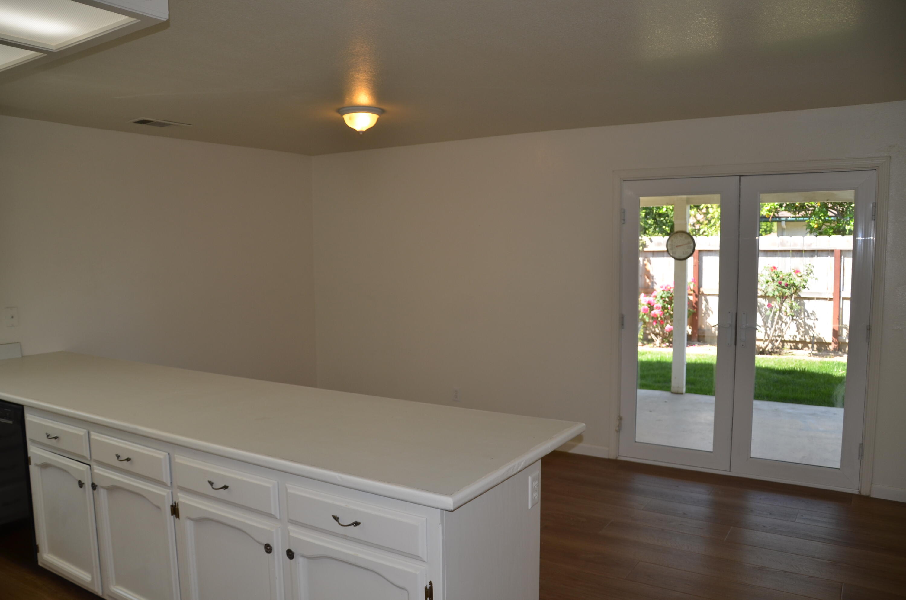 634 W Vassar Ave, Visalia, CA 93277