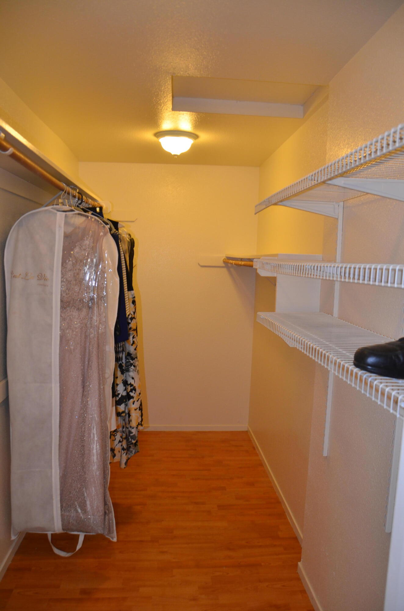 634 W Vassar Ave, Visalia, CA 93277