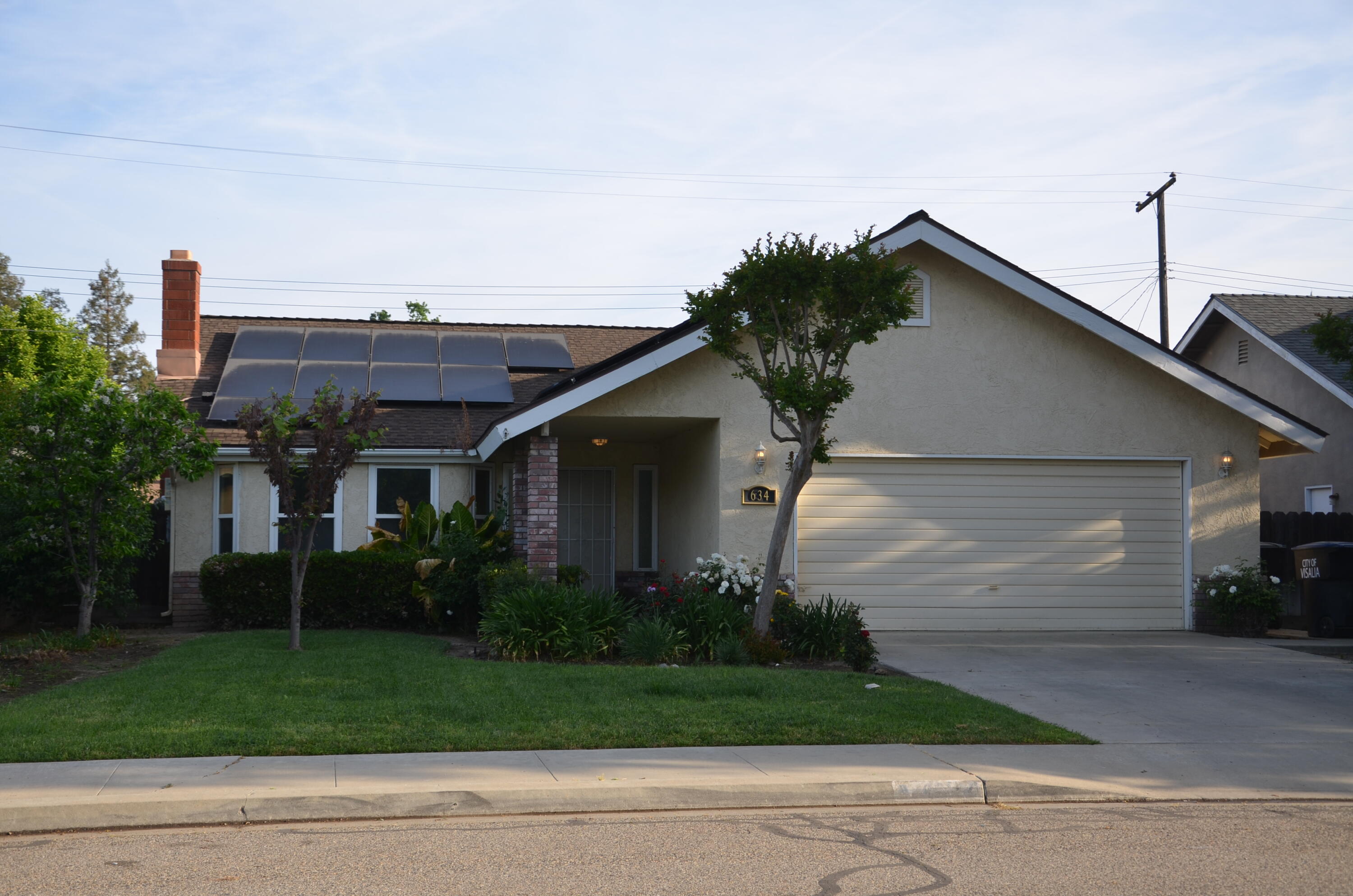 634 W Vassar Ave, Visalia, CA 93277