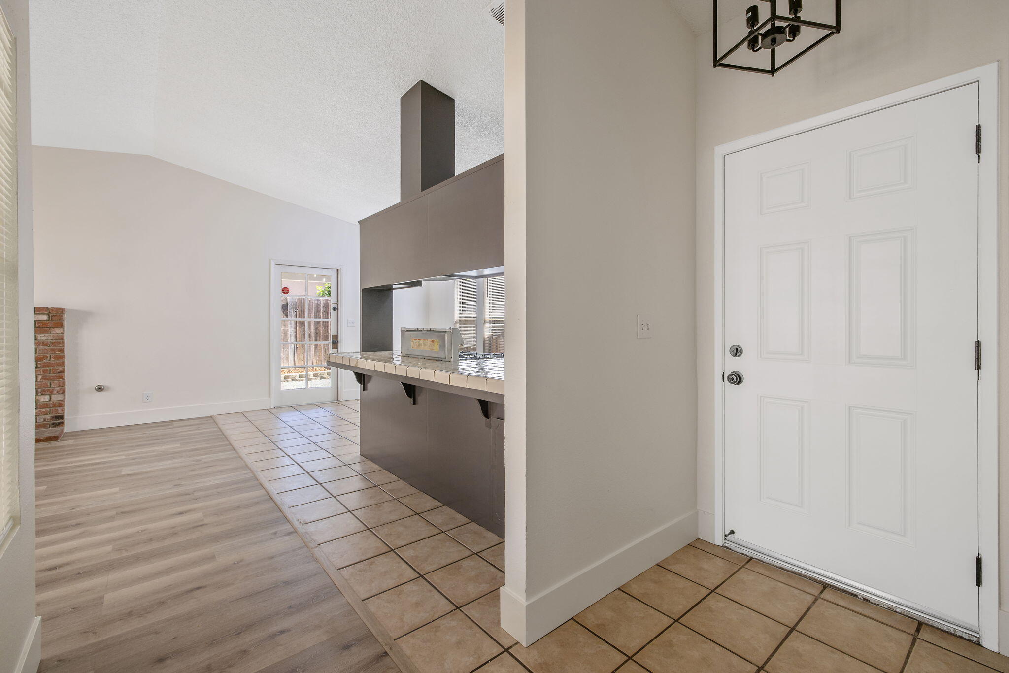 2238 N Gowdy St, Visalia, CA 93292