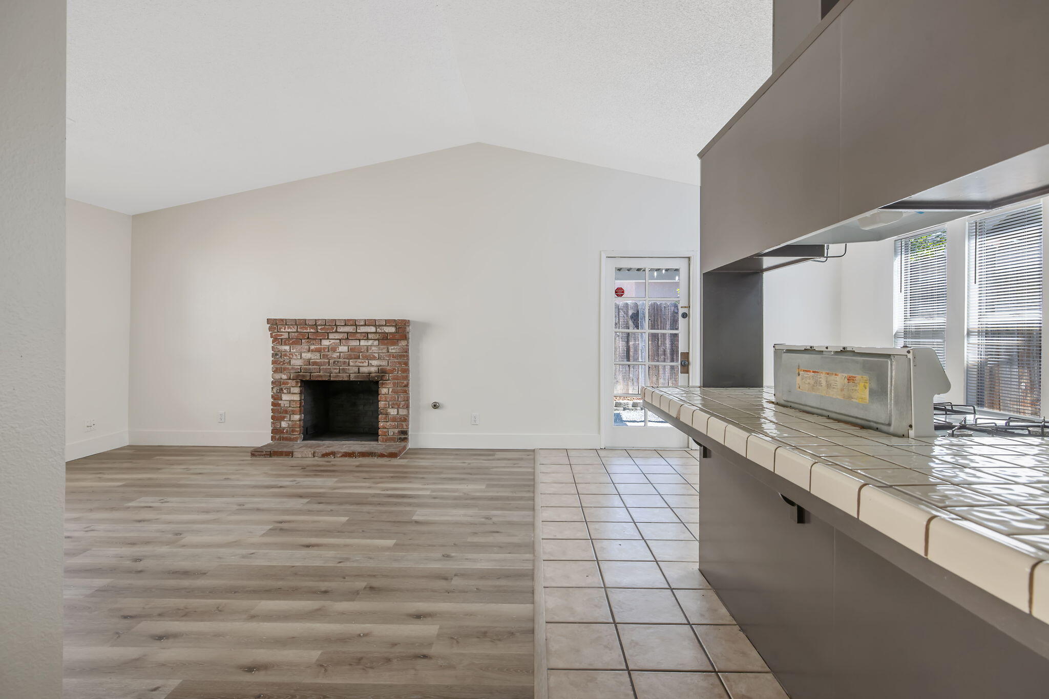 2238 N Gowdy St, Visalia, CA 93292