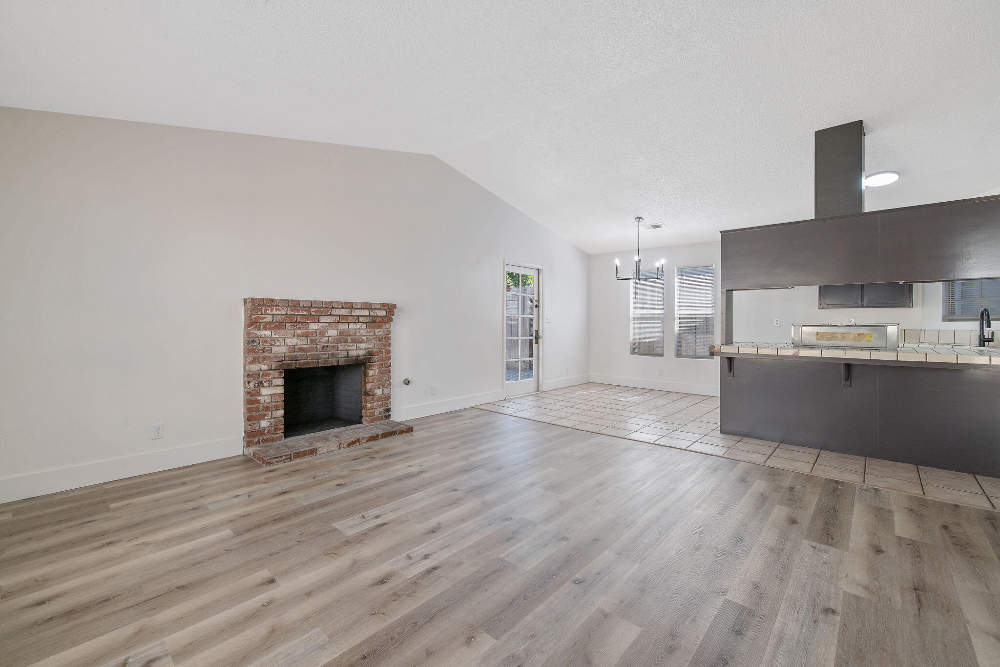 2238 N Gowdy St, Visalia, CA 93292