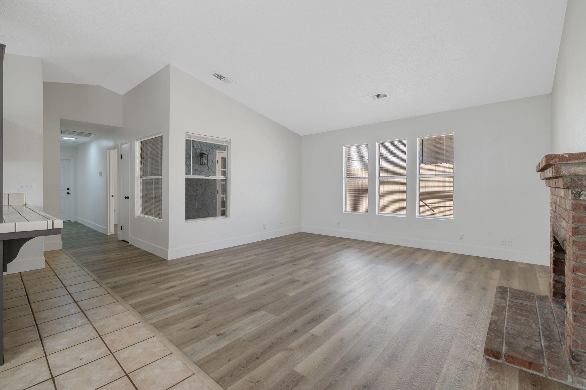 2238 N Gowdy St, Visalia, CA 93292