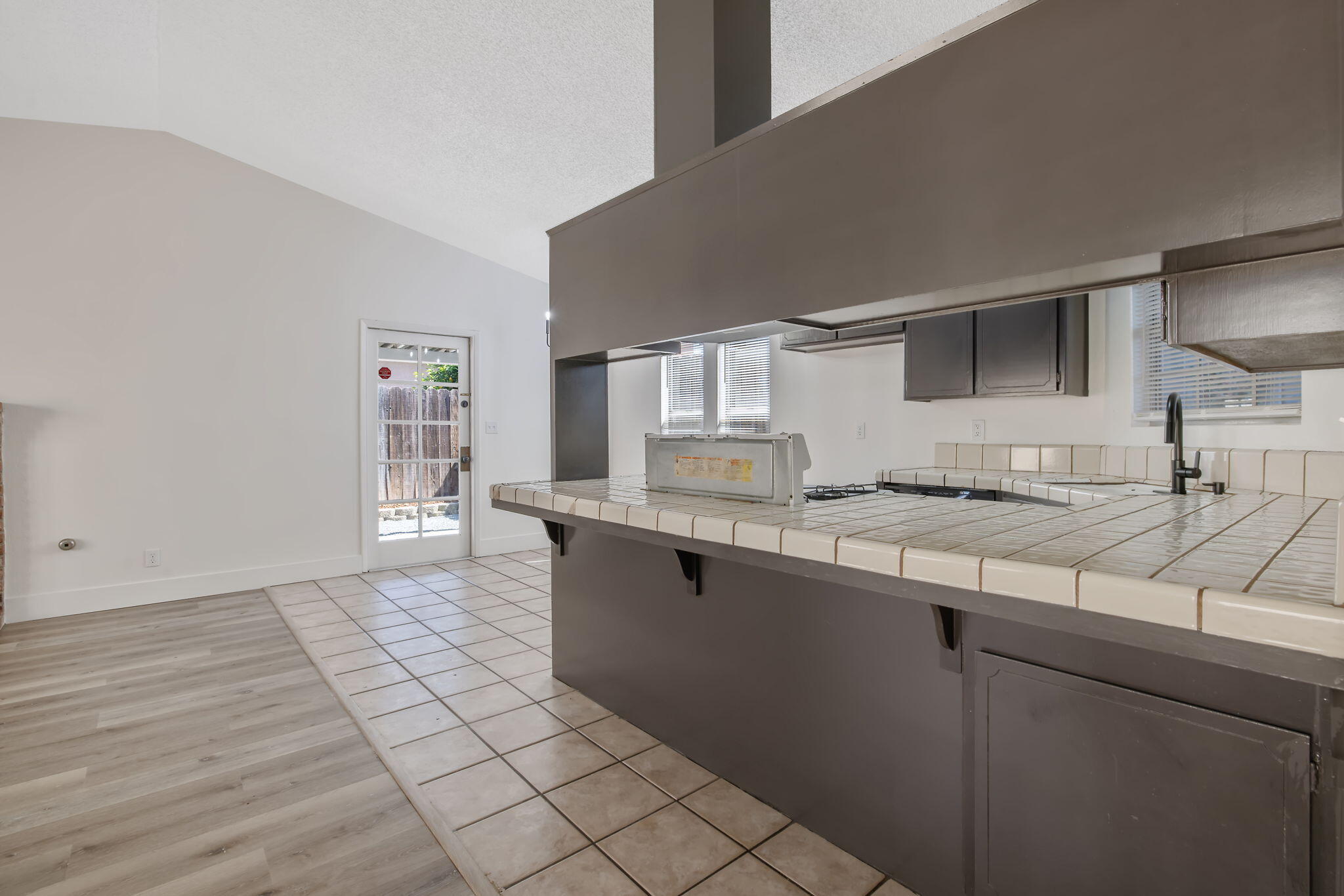 2238 N Gowdy St, Visalia, CA 93292