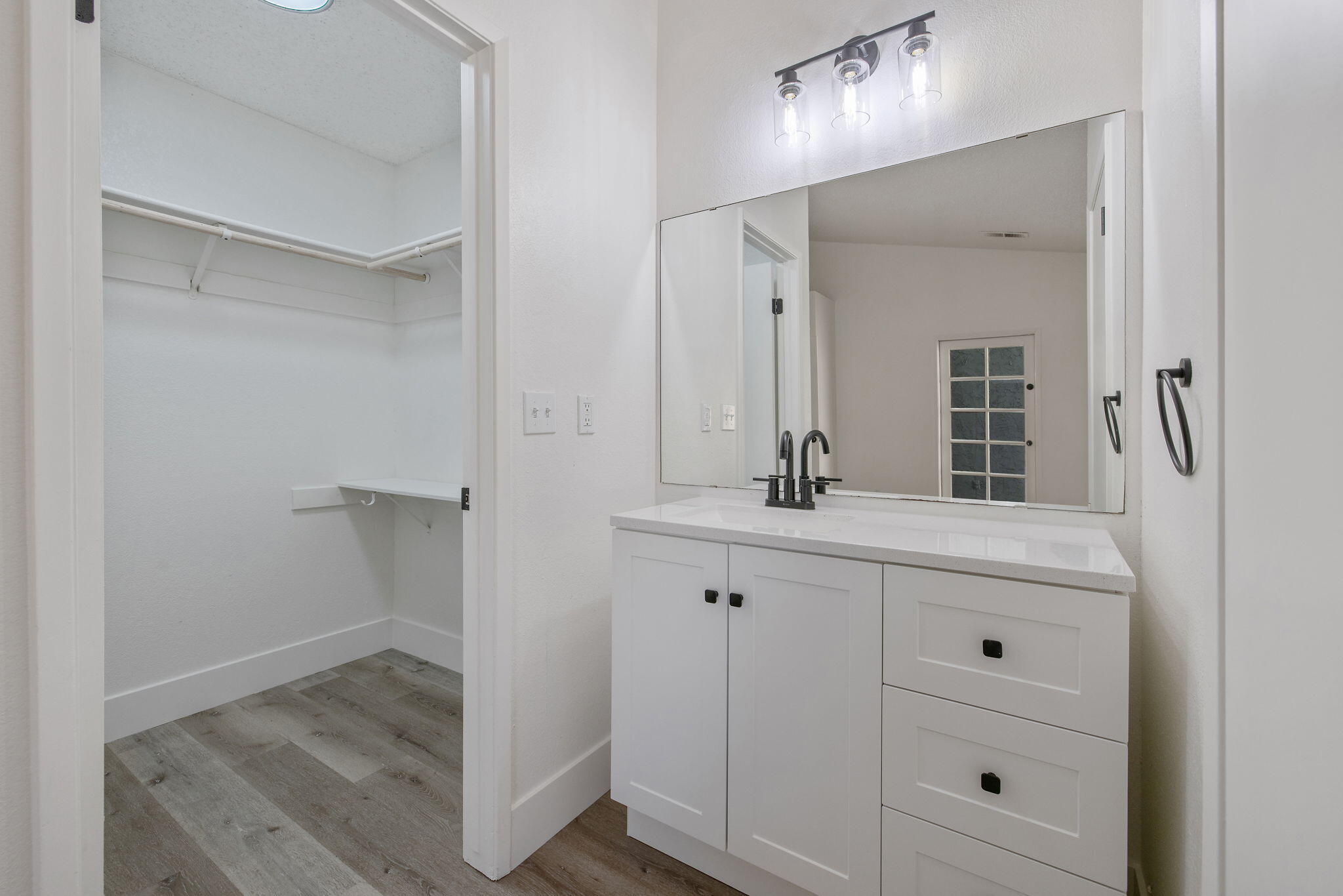 2238 N Gowdy St, Visalia, CA 93292