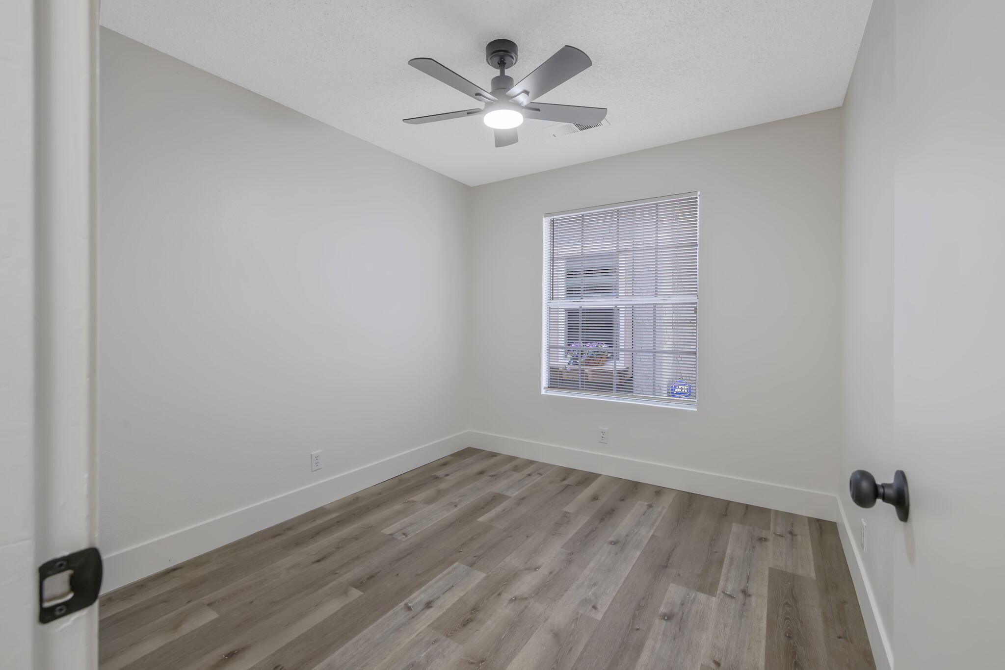 2238 N Gowdy St, Visalia, CA 93292