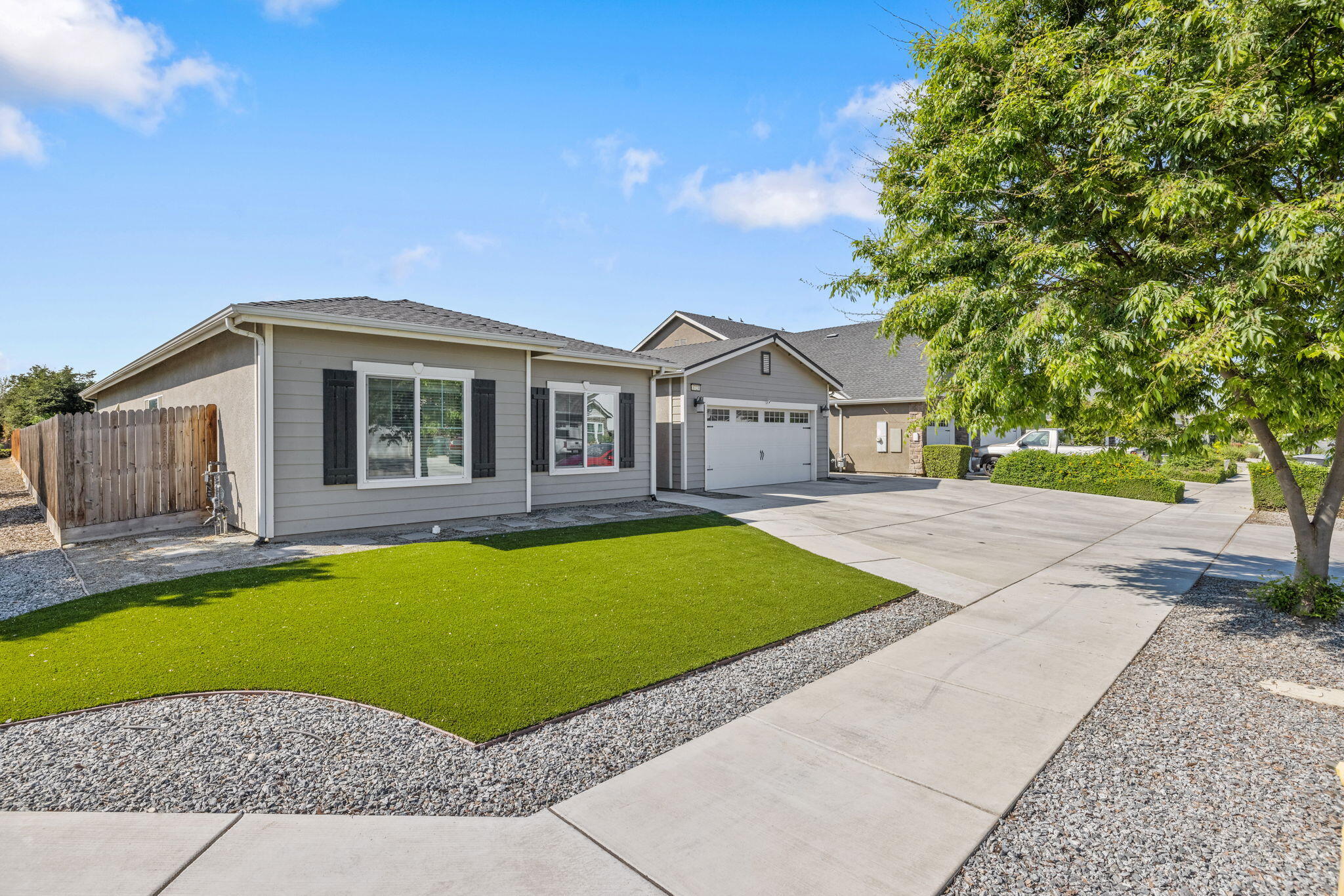 3723 W Vine Ave, Visalia, CA 93291