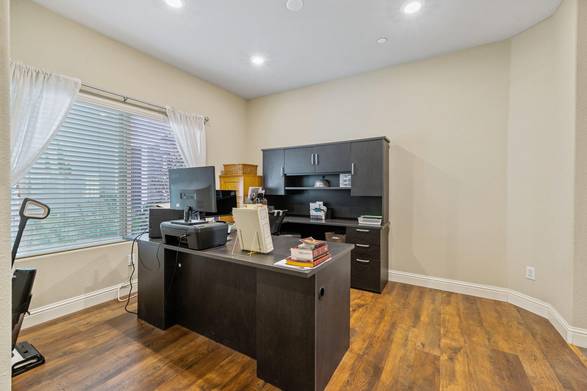 3723 W Vine Ave, Visalia, CA 93291