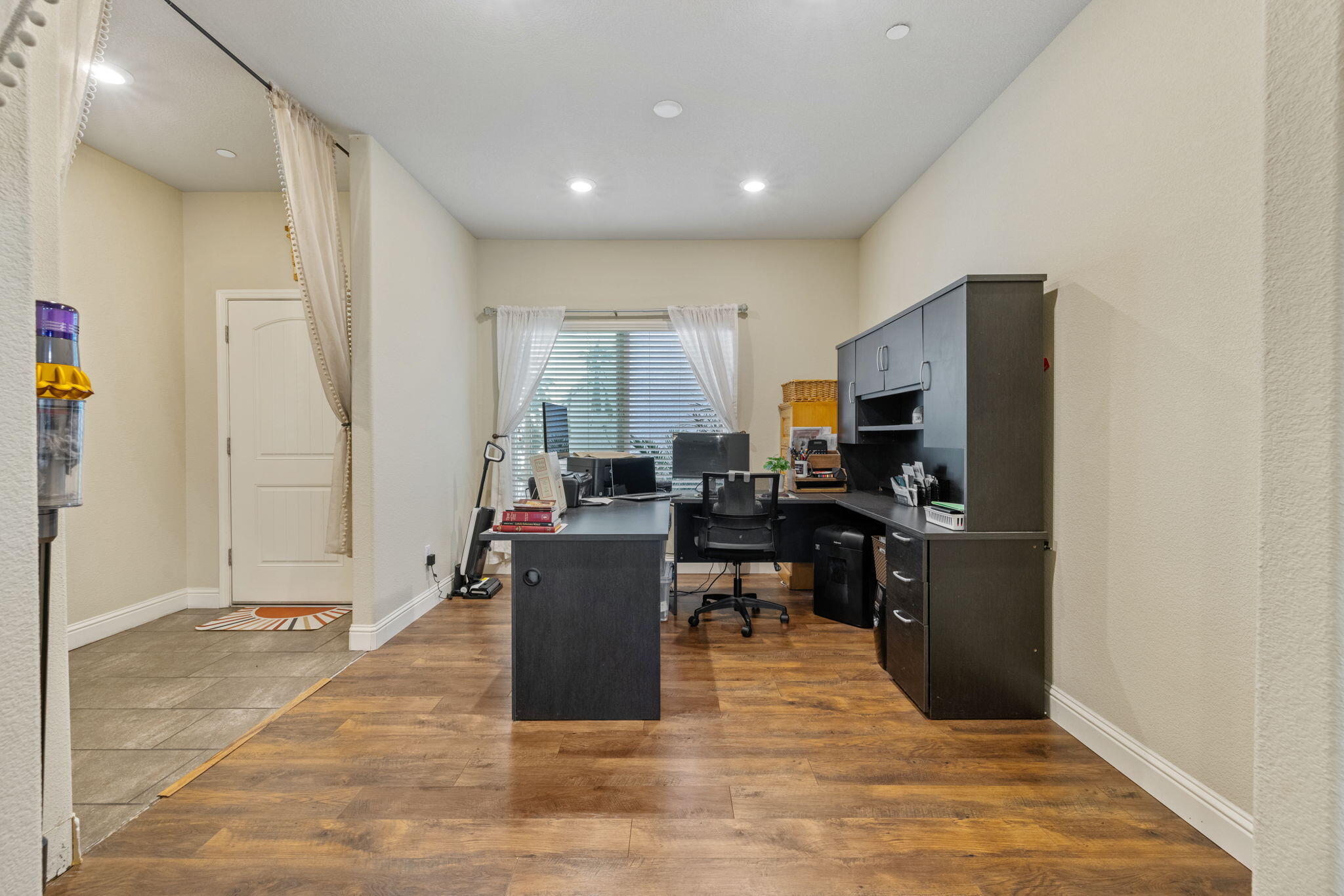 3723 W Vine Ave, Visalia, CA 93291