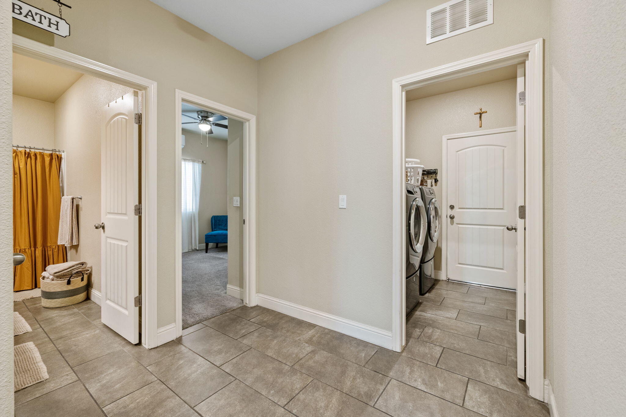 3723 W Vine Ave, Visalia, CA 93291