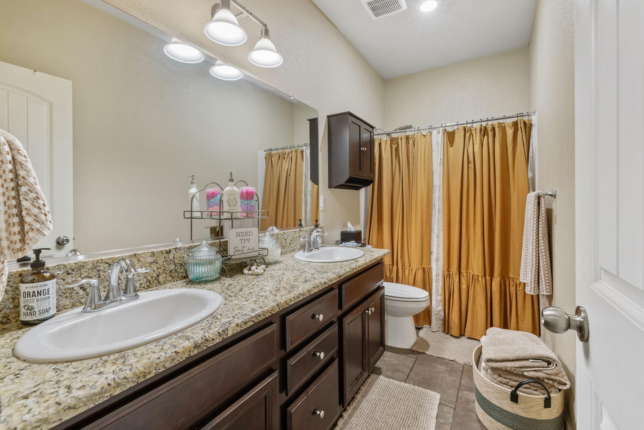 3723 W Vine Ave, Visalia, CA 93291