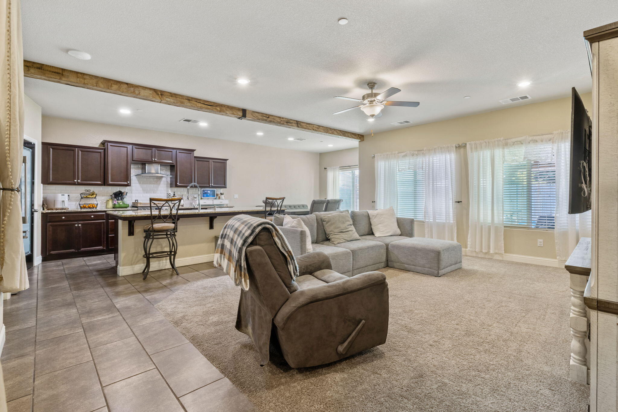 3723 W Vine Ave, Visalia, CA 93291