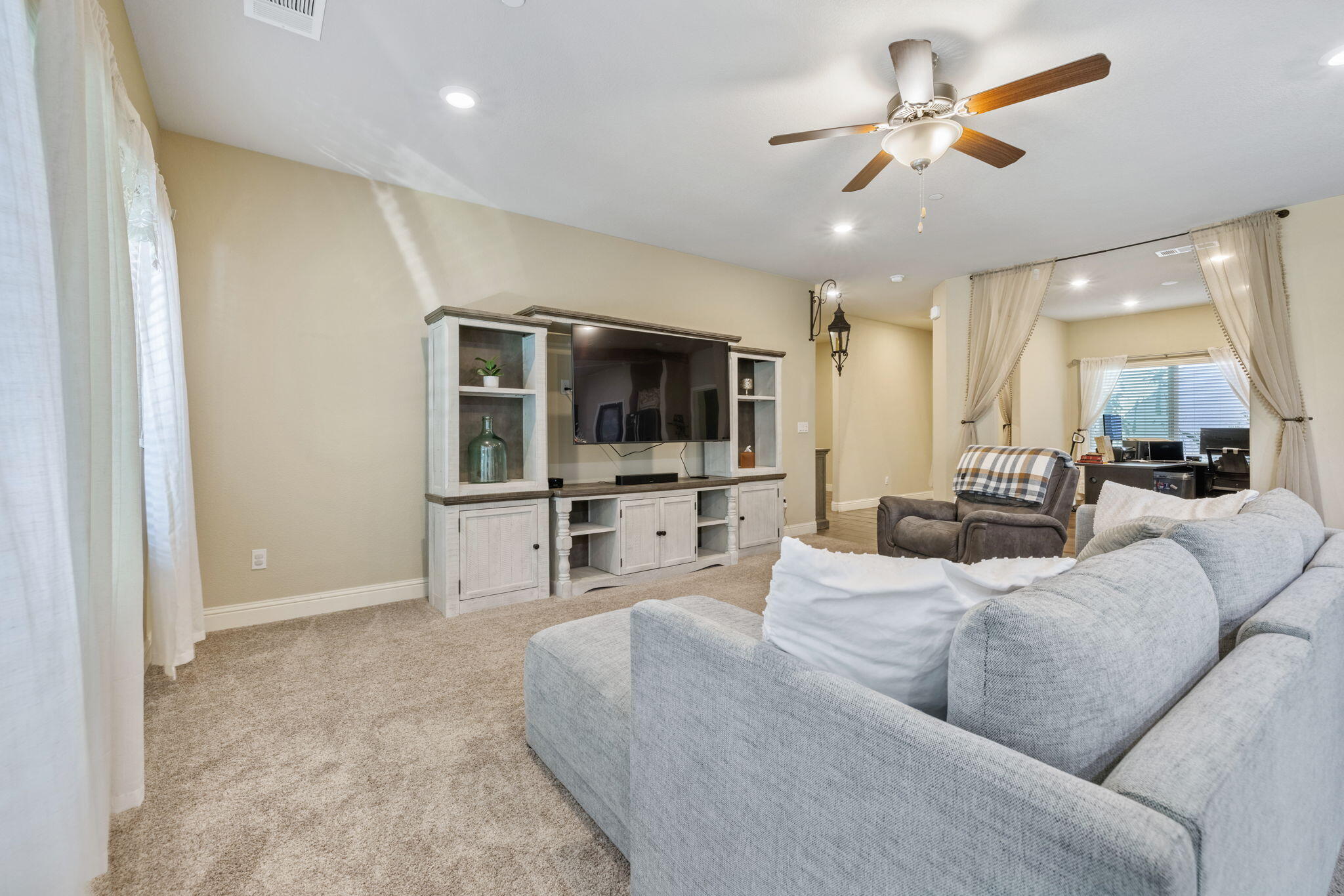 3723 W Vine Ave, Visalia, CA 93291