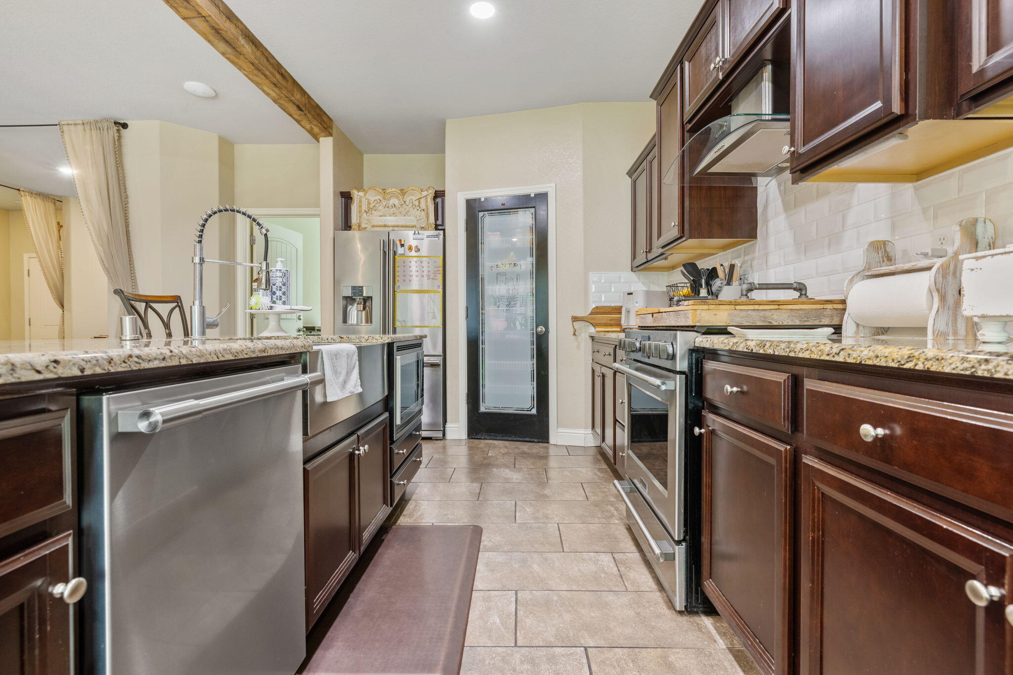 3723 W Vine Ave, Visalia, CA 93291