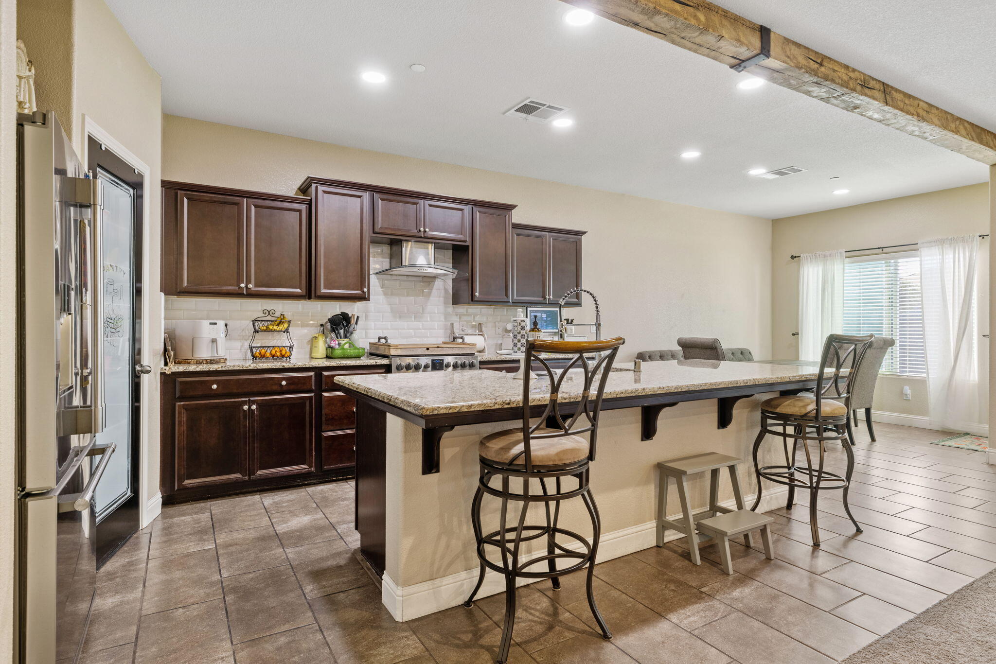 3723 W Vine Ave, Visalia, CA 93291