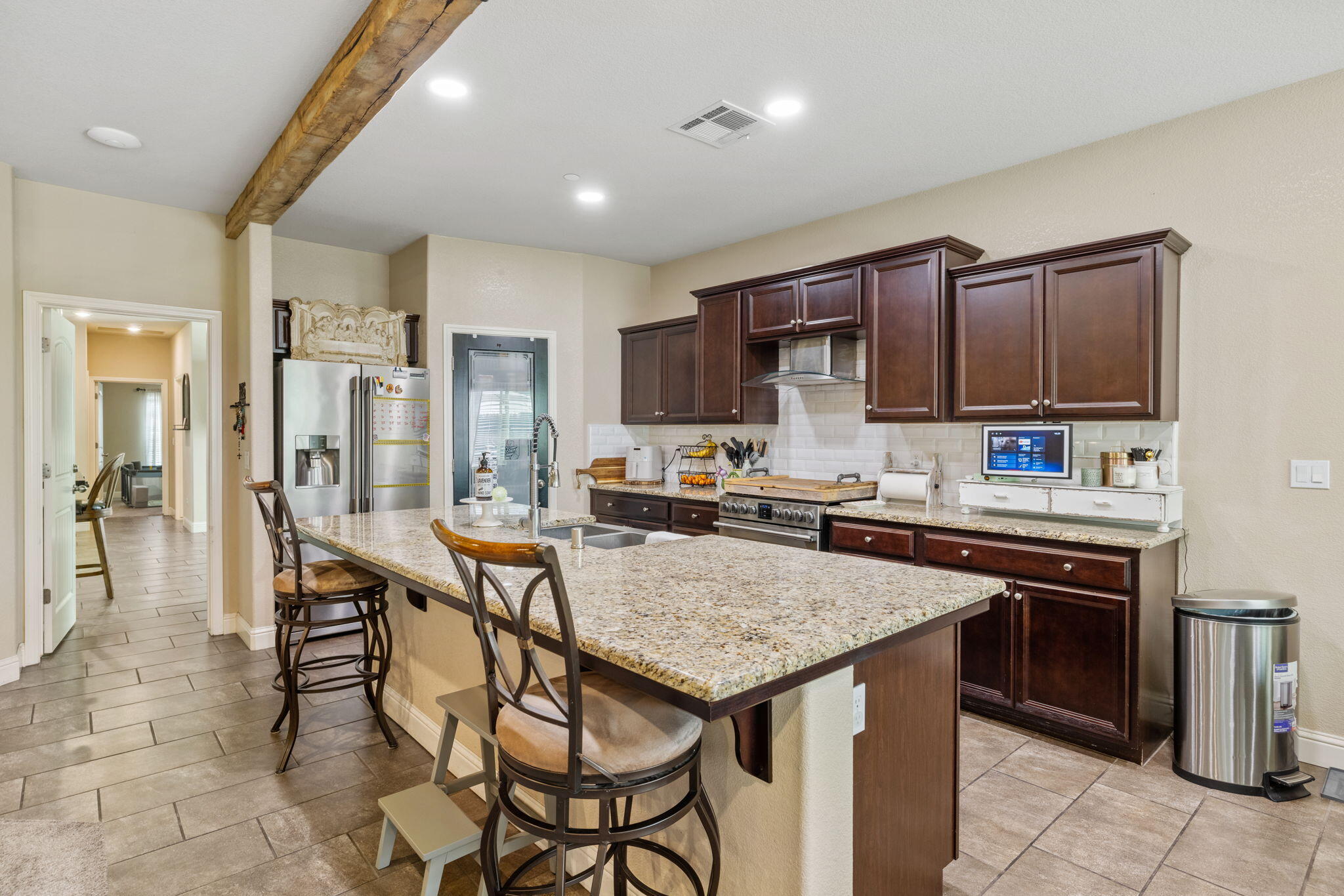 3723 W Vine Ave, Visalia, CA 93291