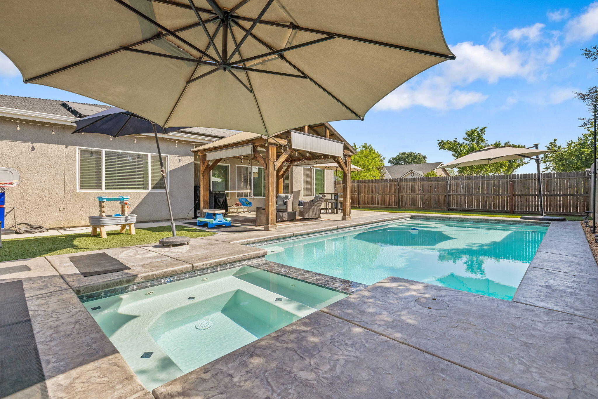 3723 W Vine Ave, Visalia, CA 93291