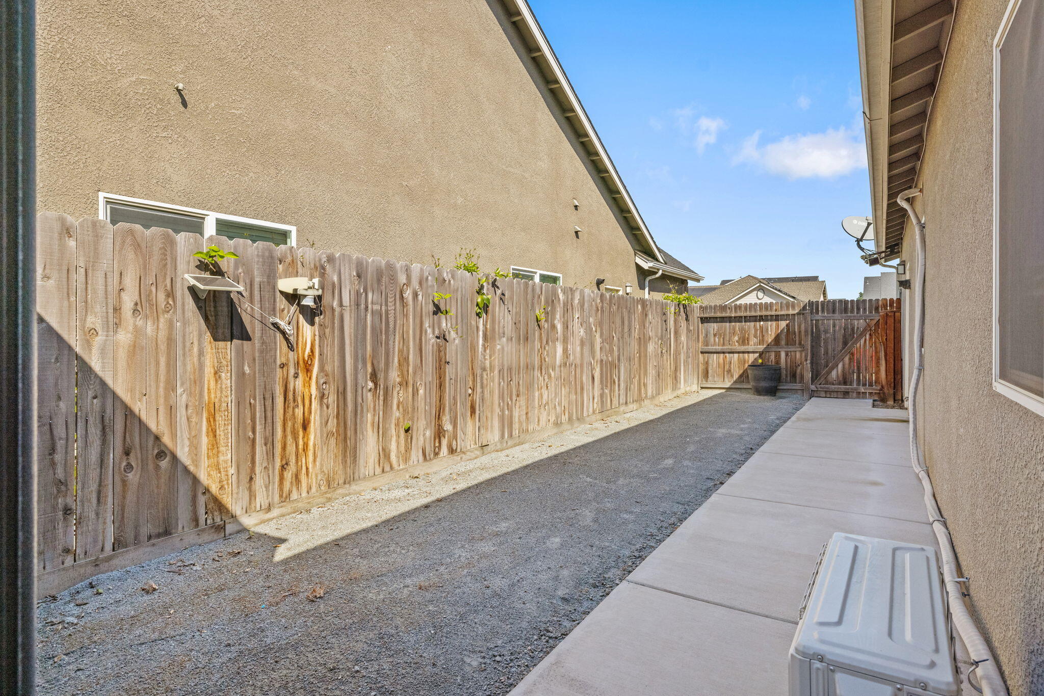 3723 W Vine Ave, Visalia, CA 93291