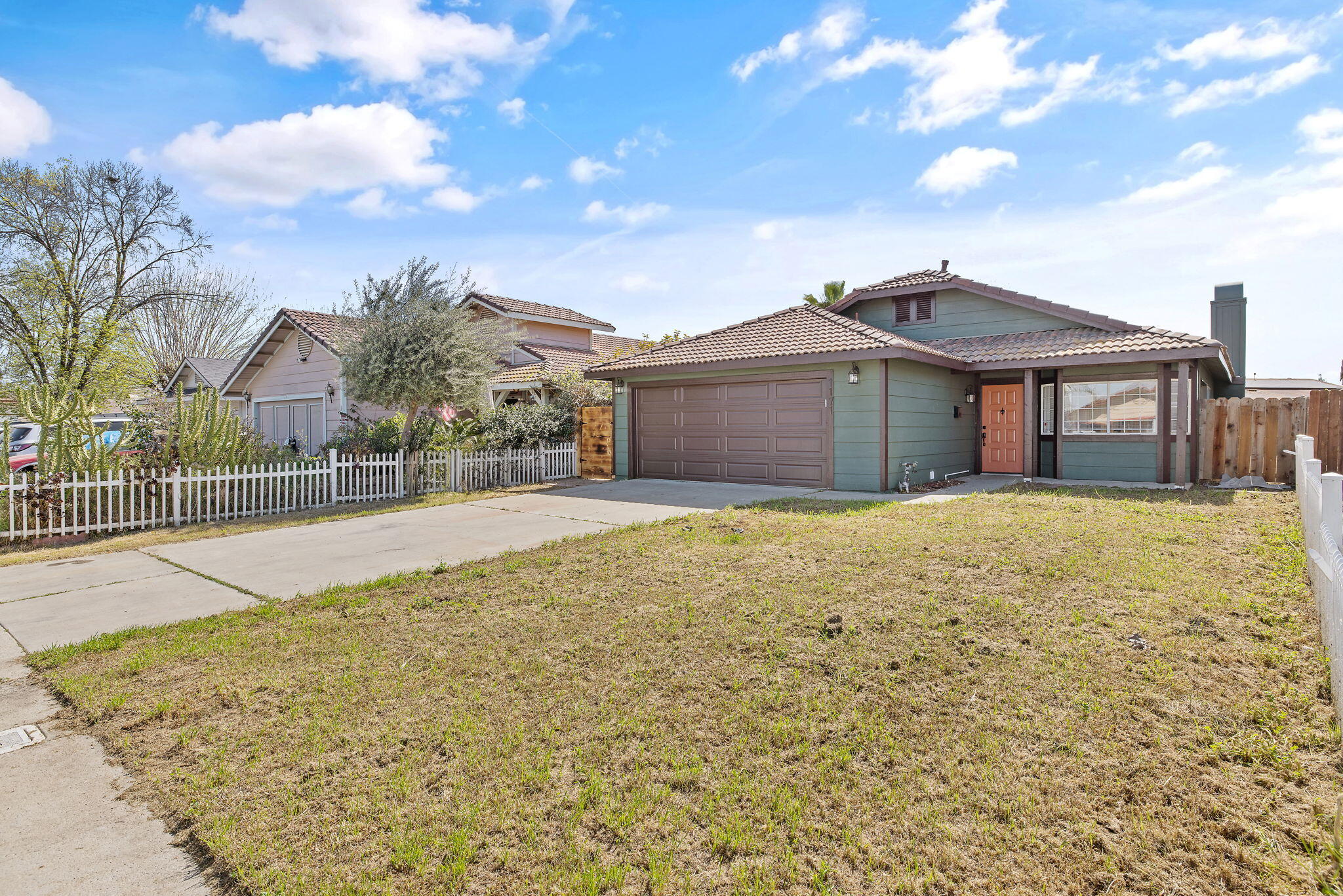 1171 State St, Hanford, CA 93230