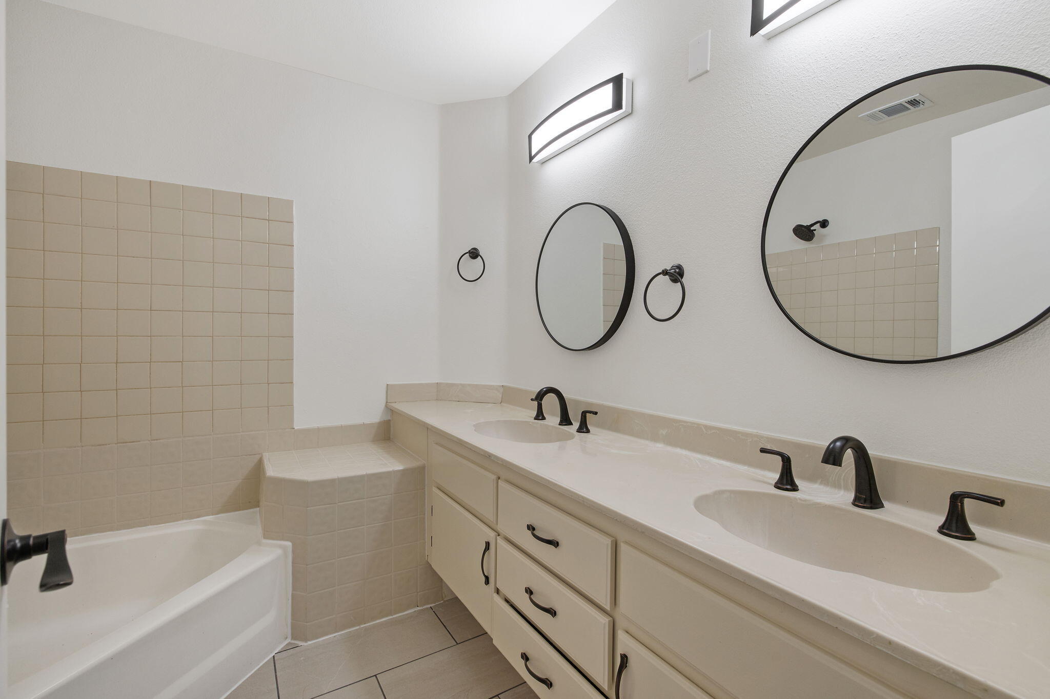 1171 State St, Hanford, CA 93230