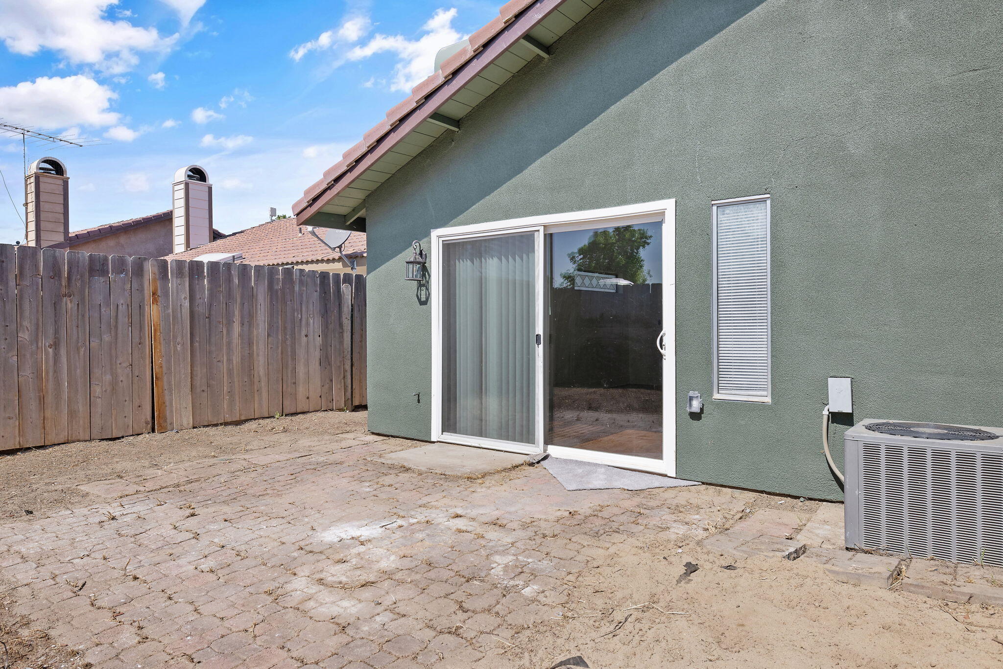 1171 State St, Hanford, CA 93230