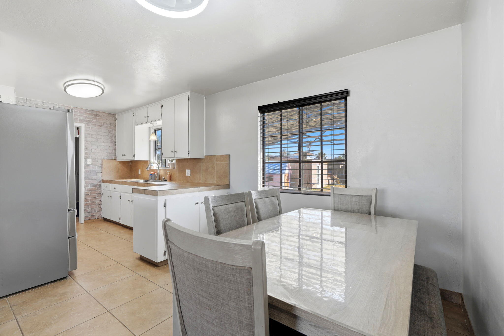 876 Cardoza, Tulare, CA 93274