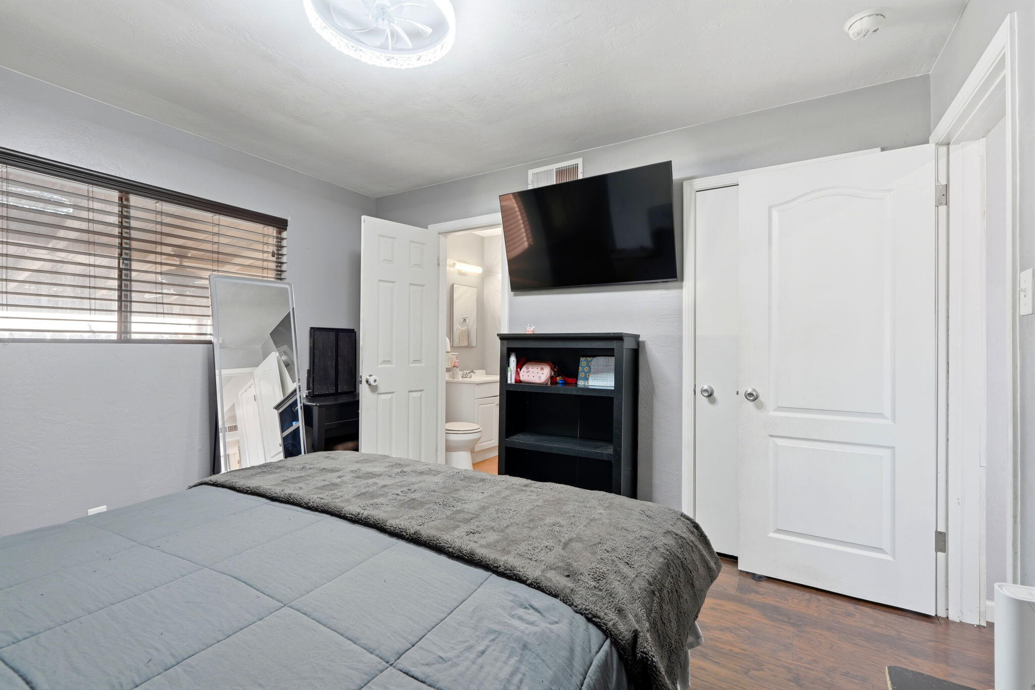 876 Cardoza, Tulare, CA 93274