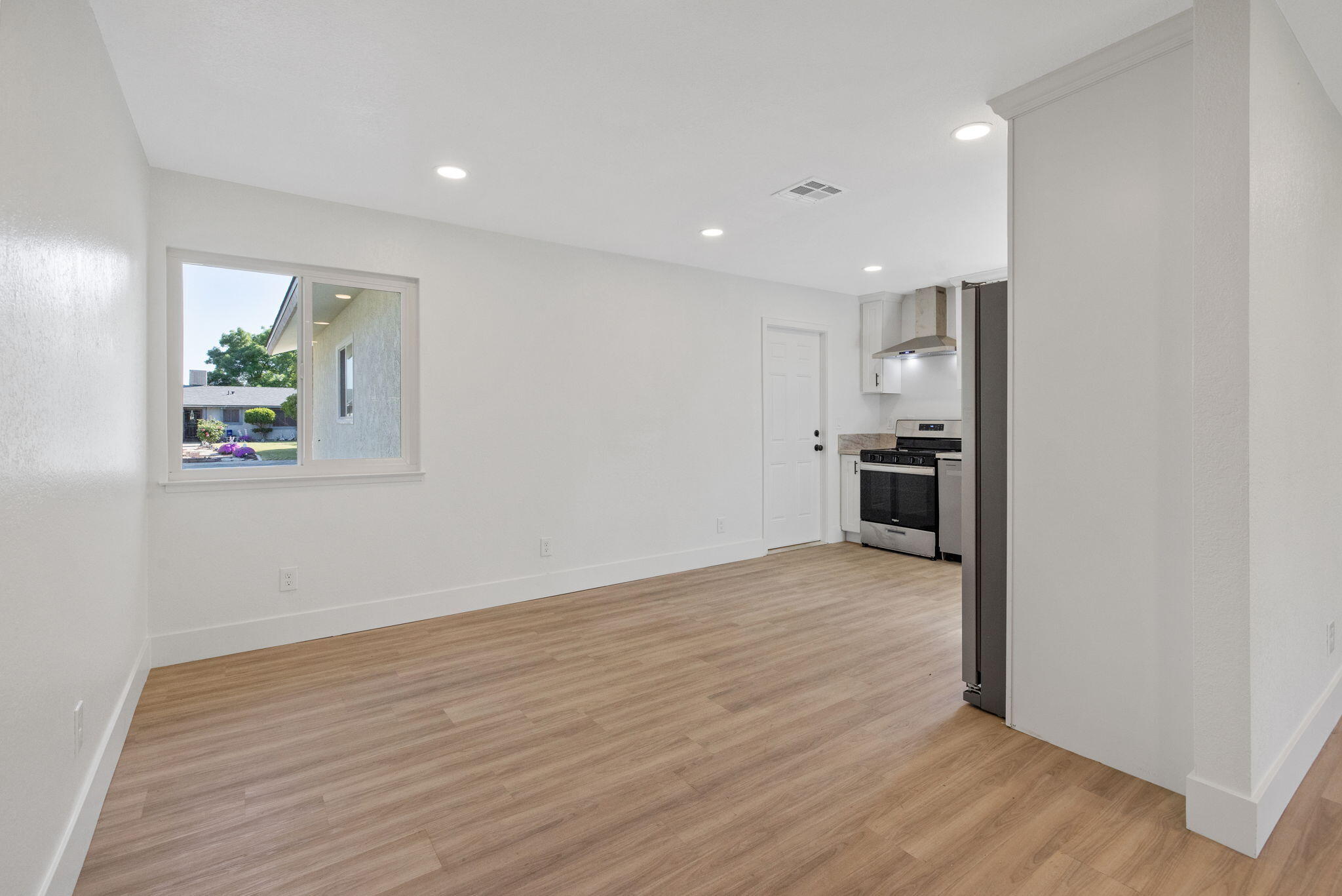 15882 Edmiston Ave, Ivanhoe, CA 93235