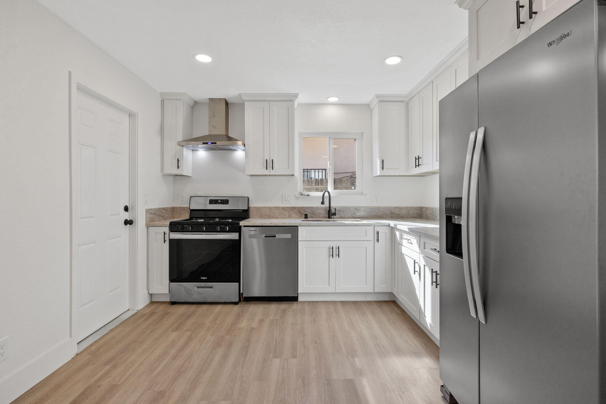 15882 Edmiston Ave, Ivanhoe, CA 93235