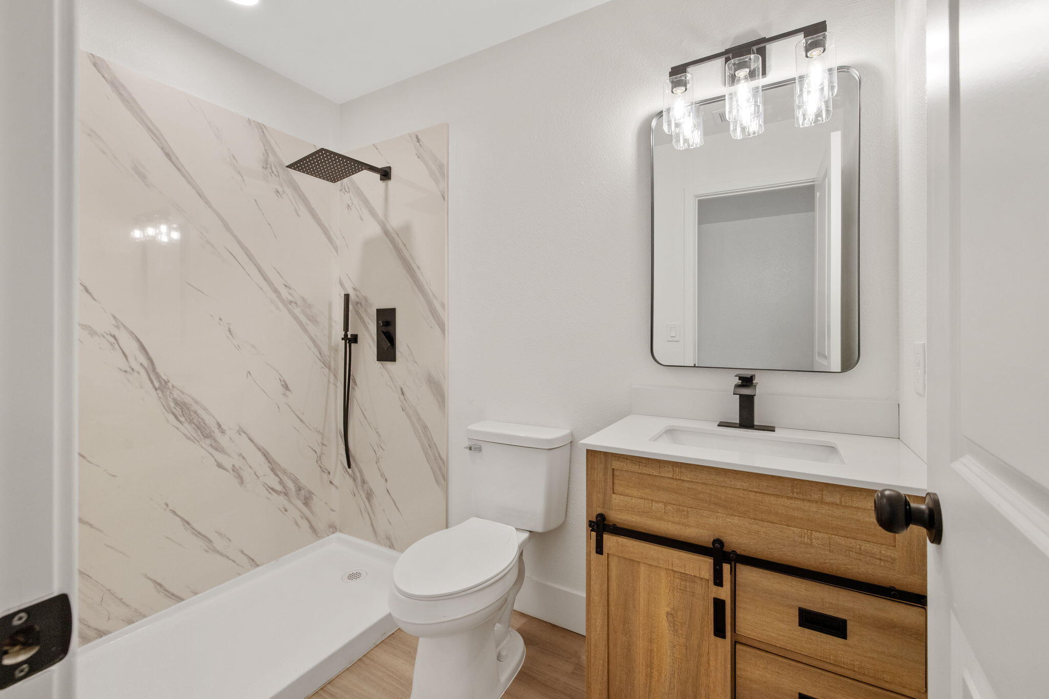 15882 Edmiston Ave, Ivanhoe, CA 93235