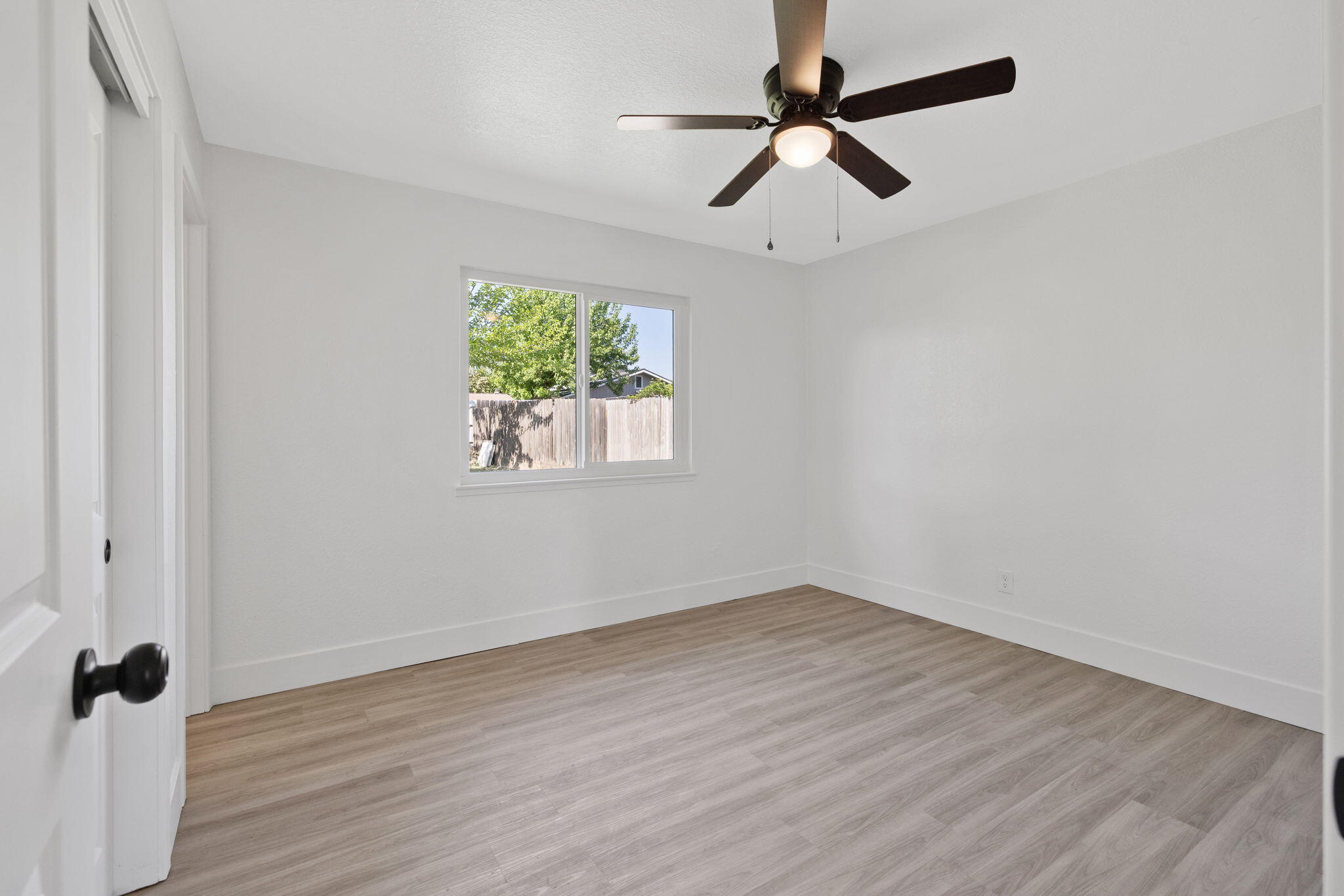 15882 Edmiston Ave, Ivanhoe, CA 93235