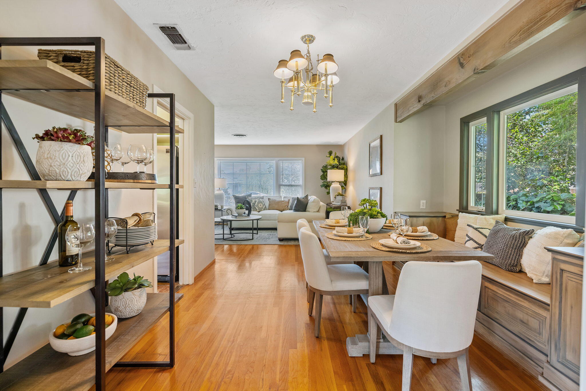 1703 W Kaweah Ave, Visalia, CA 93277