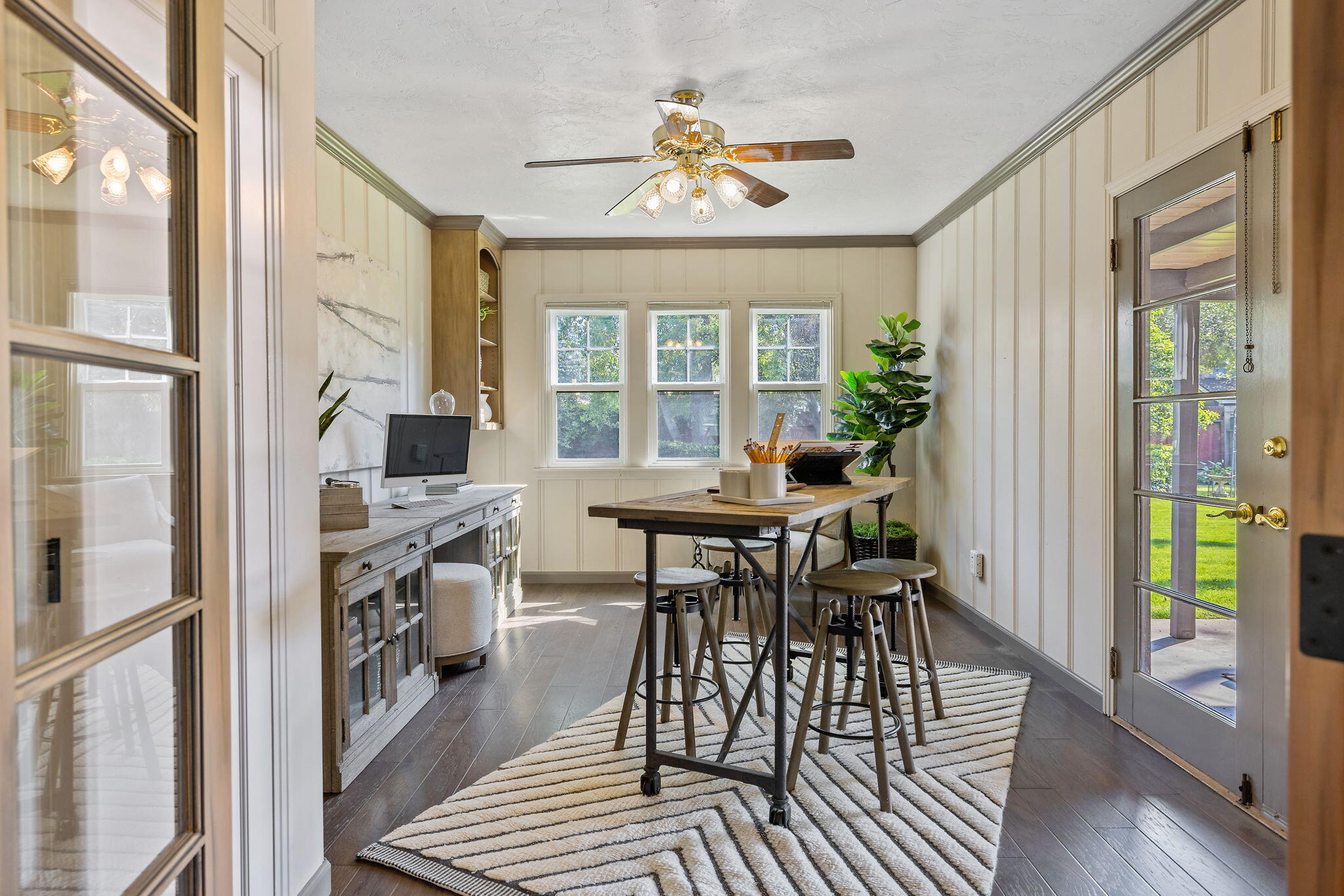 1703 W Kaweah Ave, Visalia, CA 93277