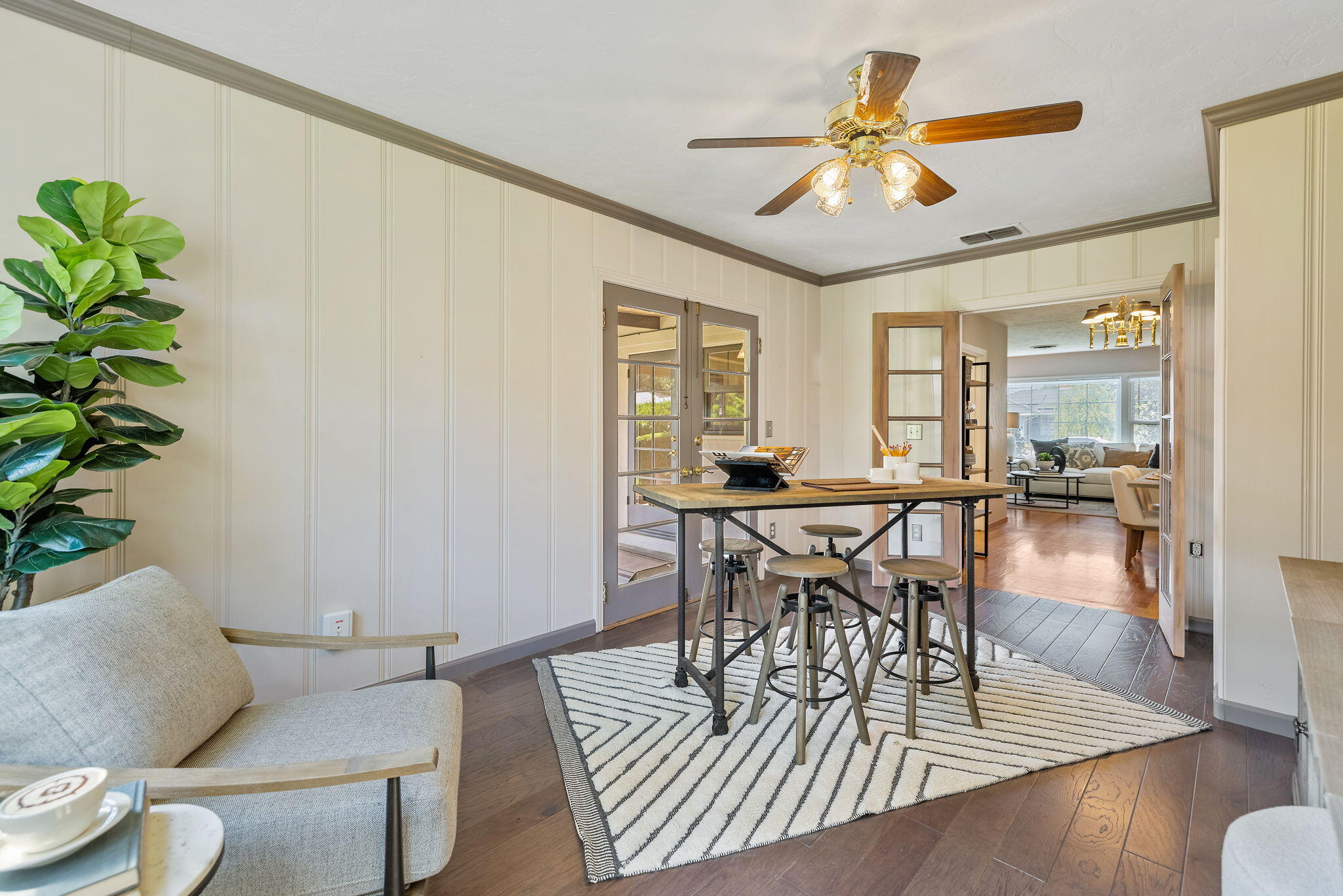 1703 W Kaweah Ave, Visalia, CA 93277