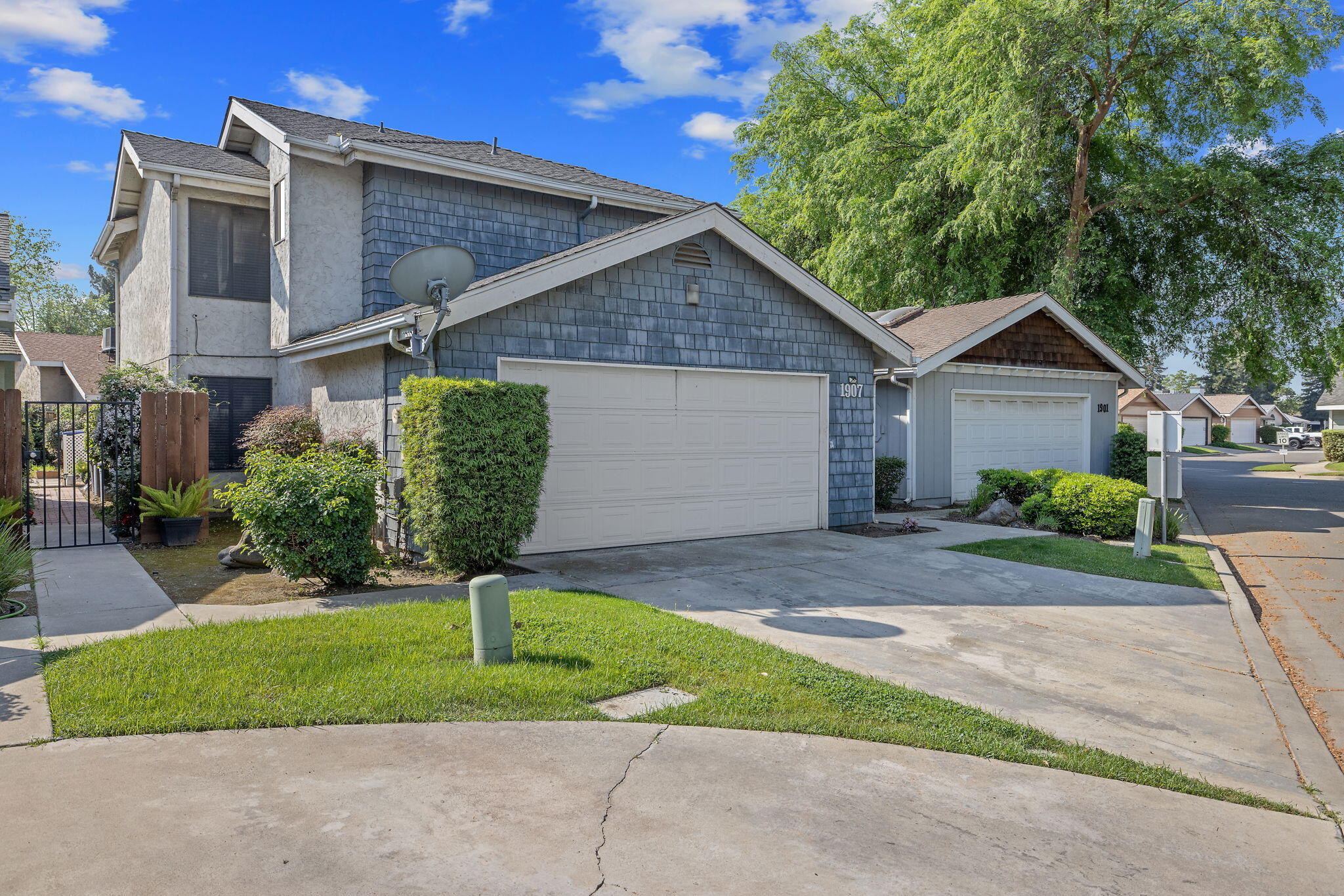 1907 E Vine Ave, Visalia, CA 93292