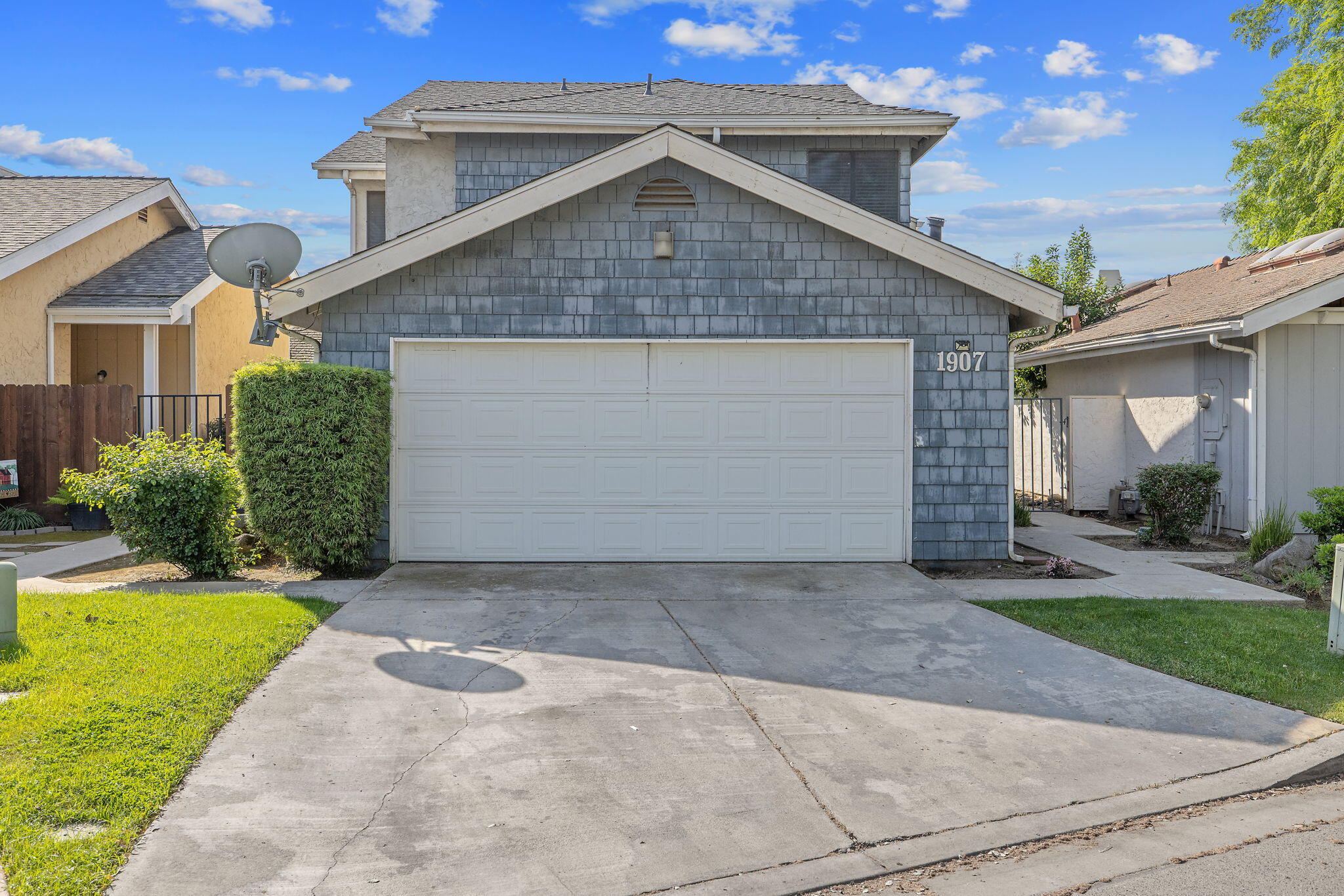 1907 E Vine Ave, Visalia, CA 93292