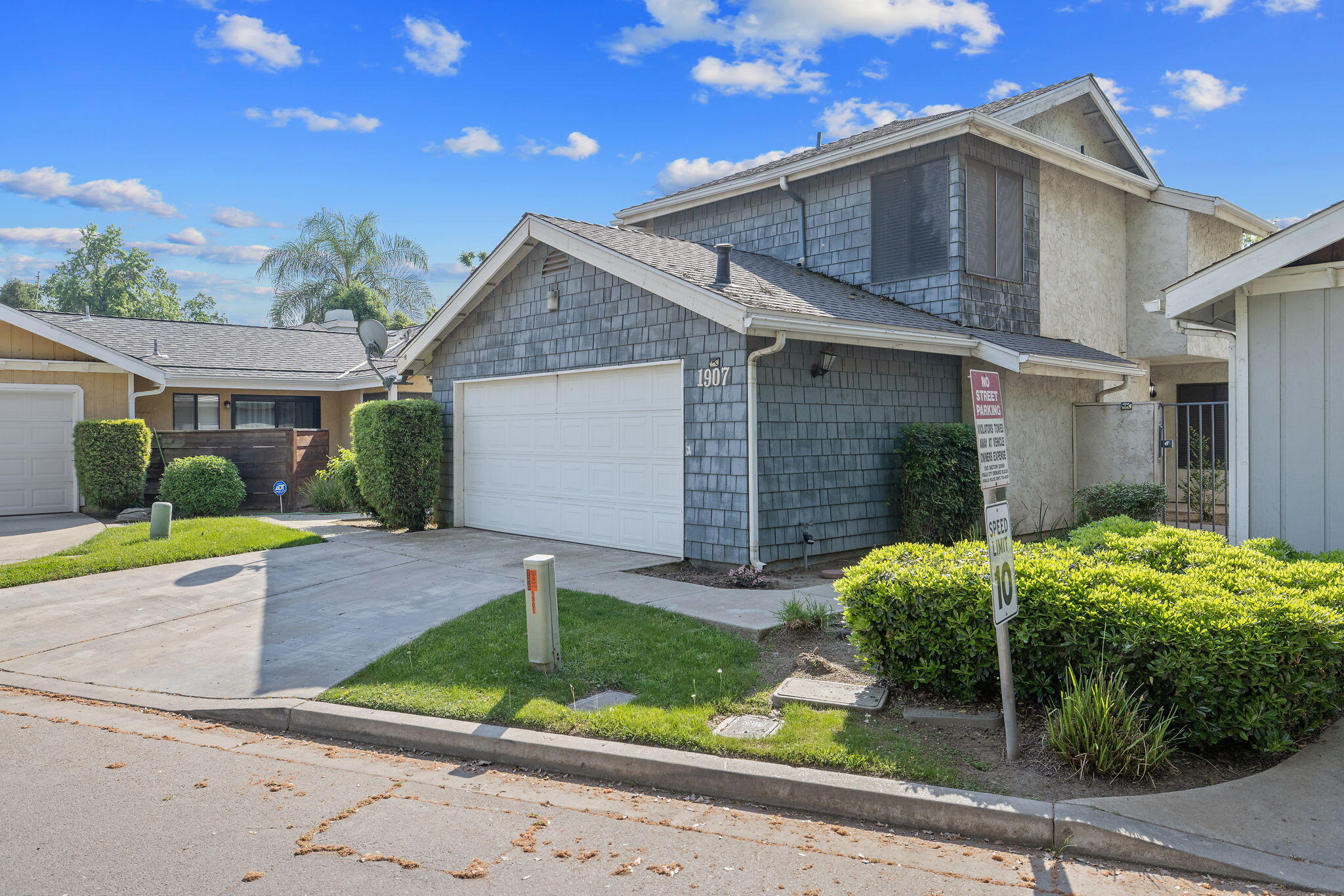 1907 E Vine Ave, Visalia, CA 93292