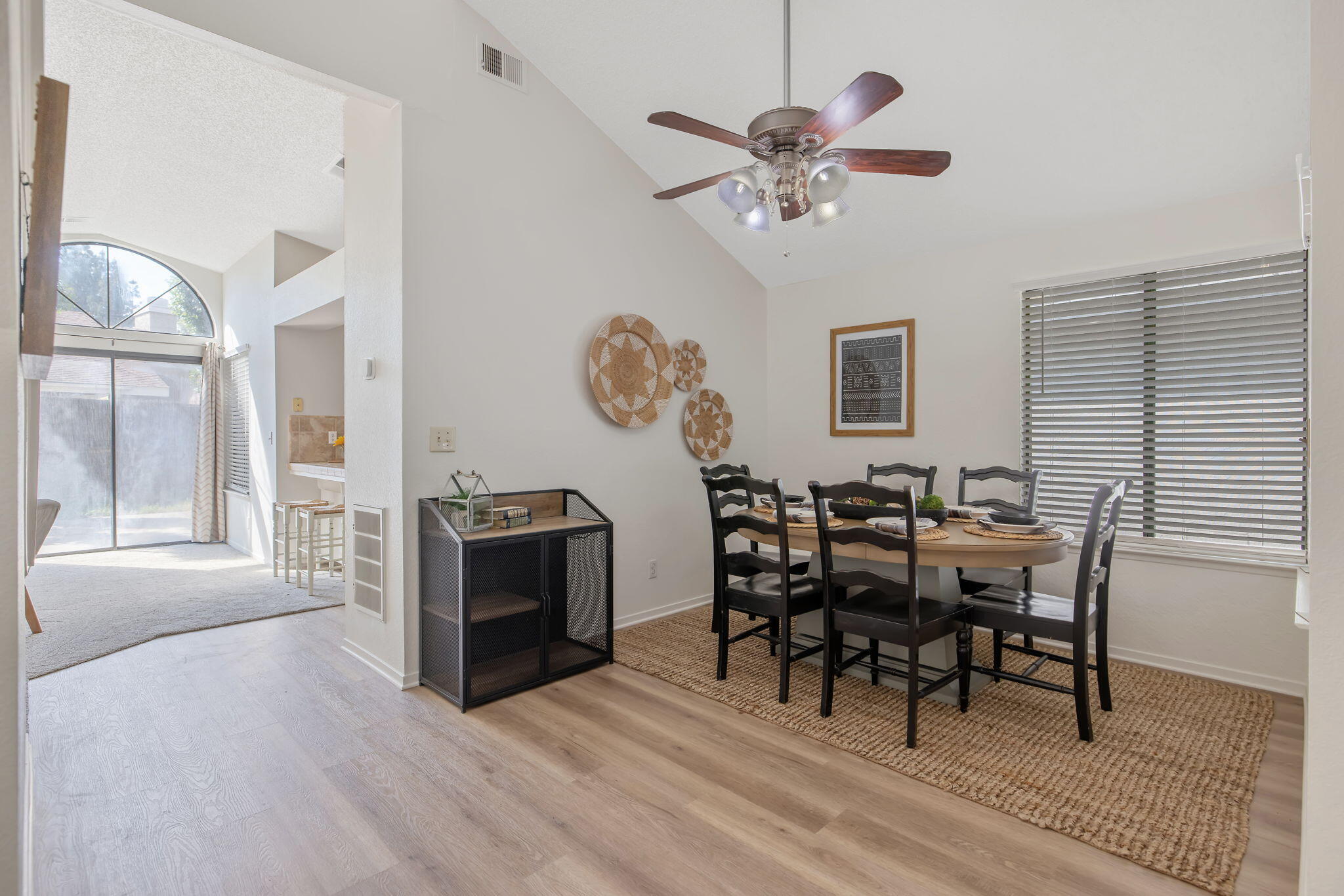 1907 E Vine Ave, Visalia, CA 93292