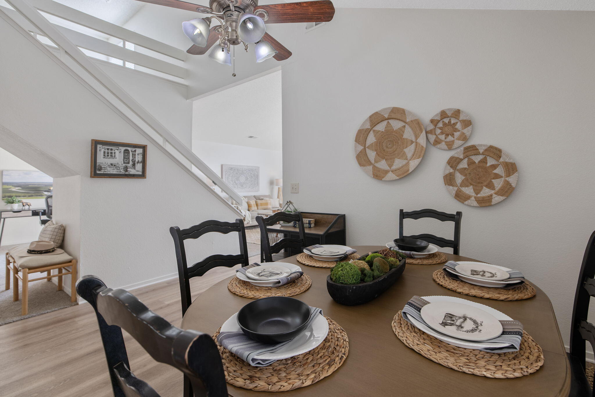 1907 E Vine Ave, Visalia, CA 93292