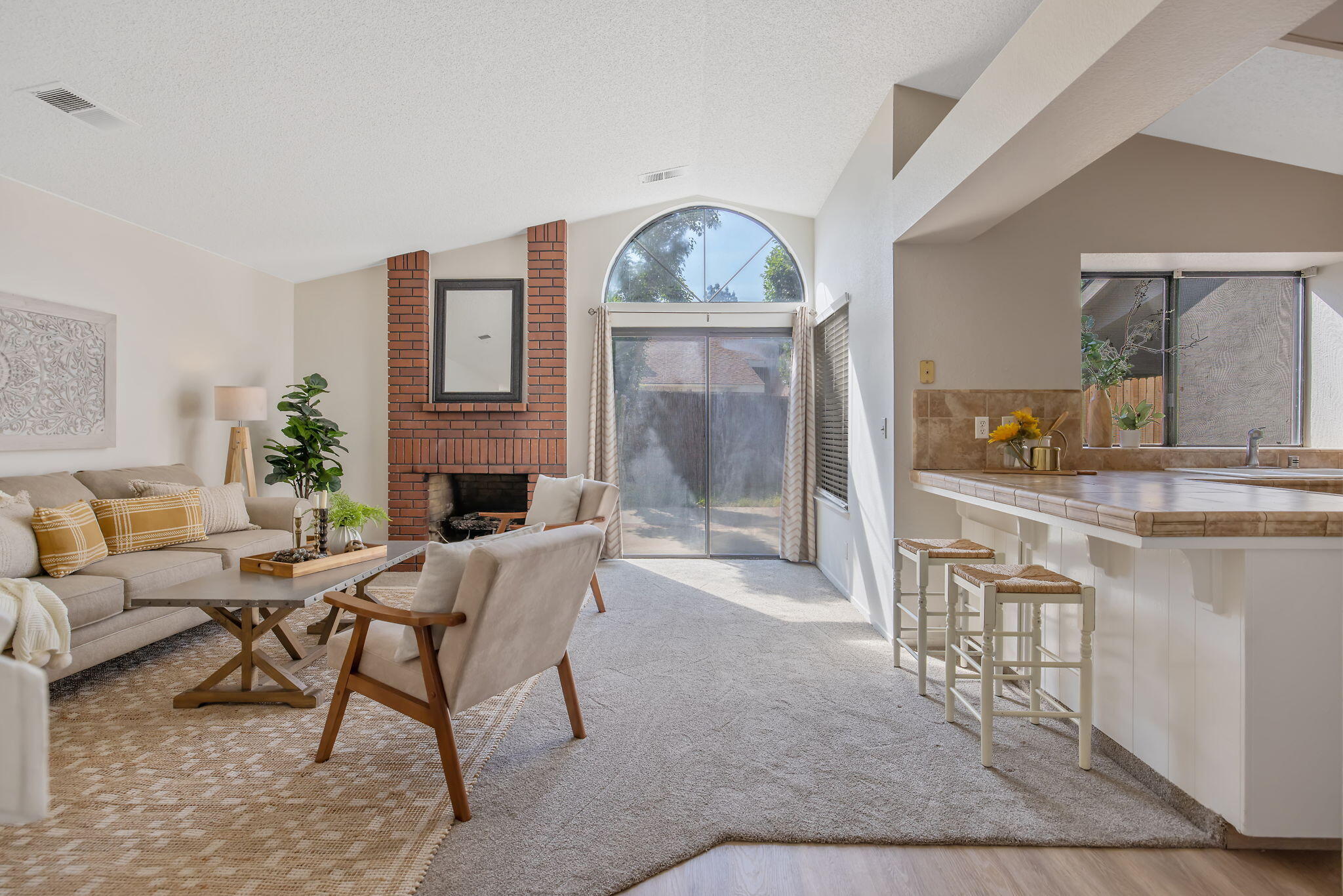 1907 E Vine Ave, Visalia, CA 93292