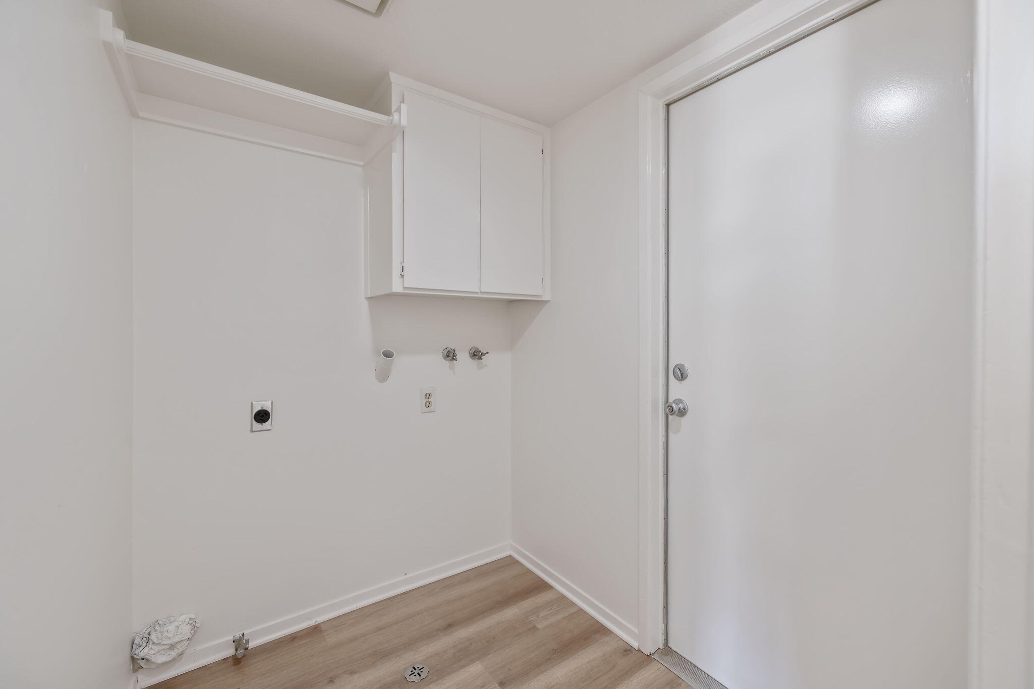 1907 E Vine Ave, Visalia, CA 93292