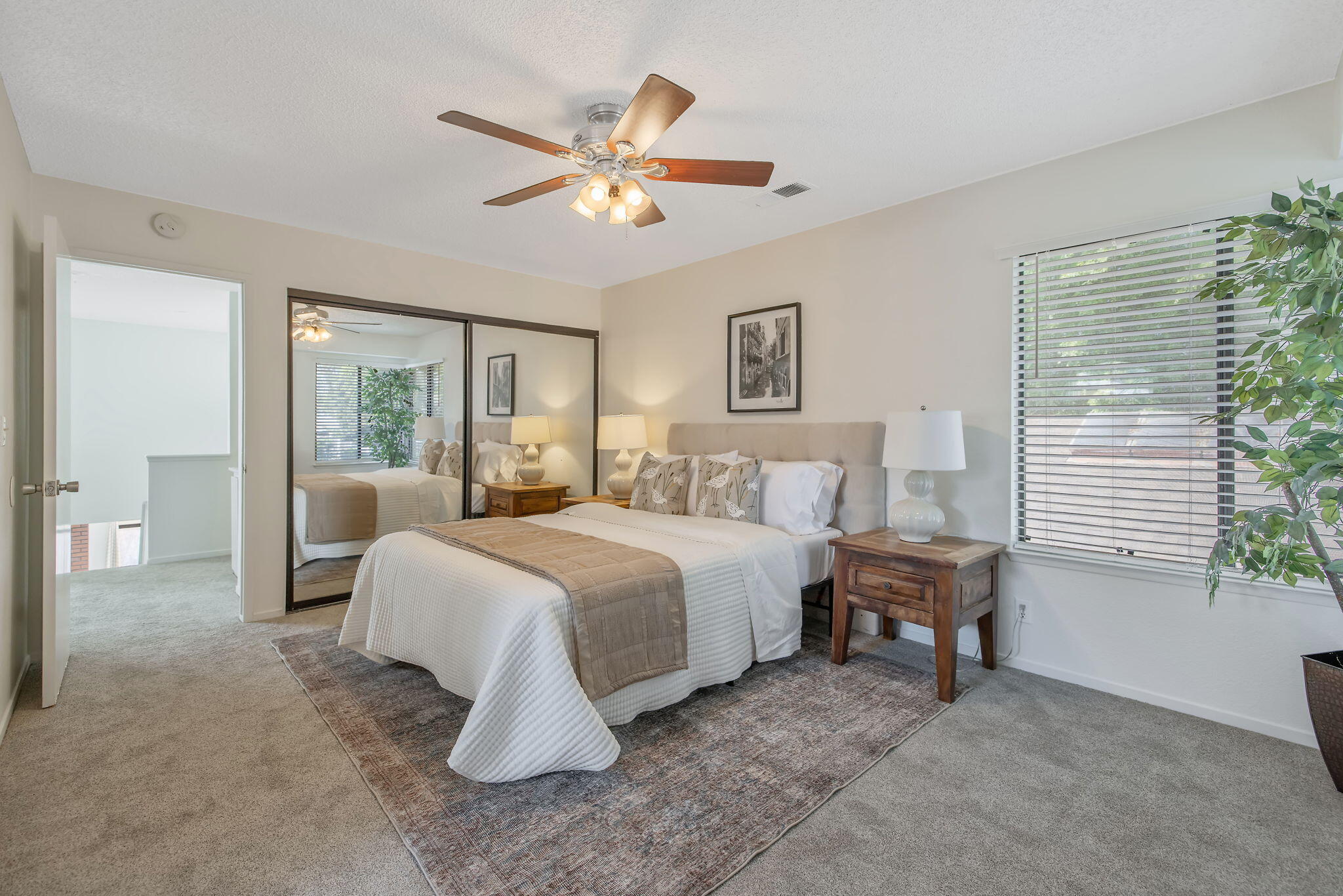 1907 E Vine Ave, Visalia, CA 93292