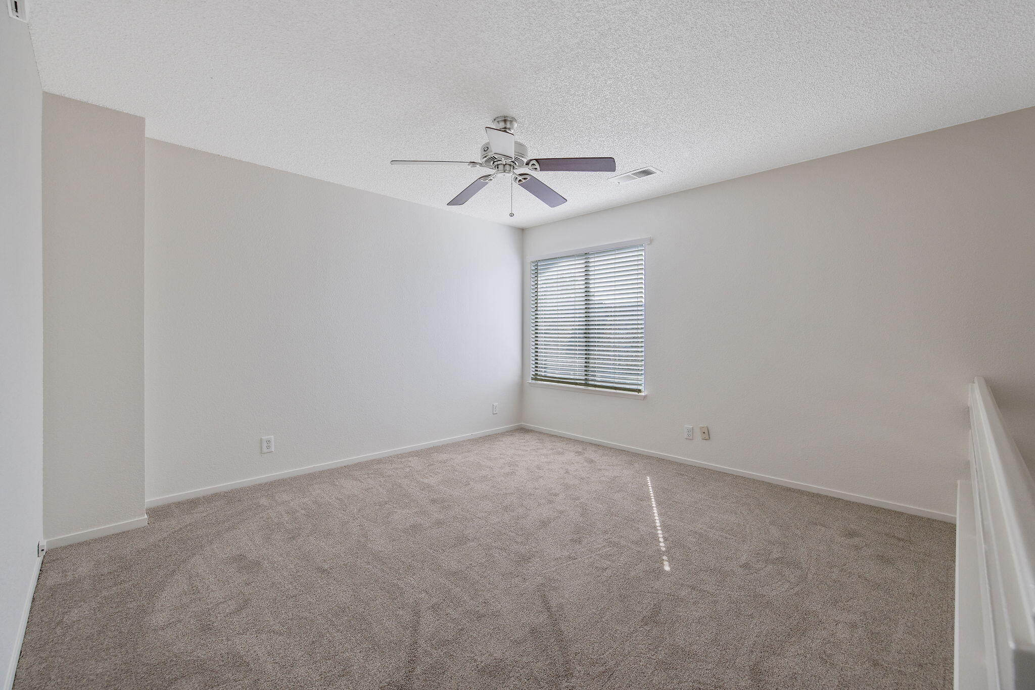 1907 E Vine Ave, Visalia, CA 93292